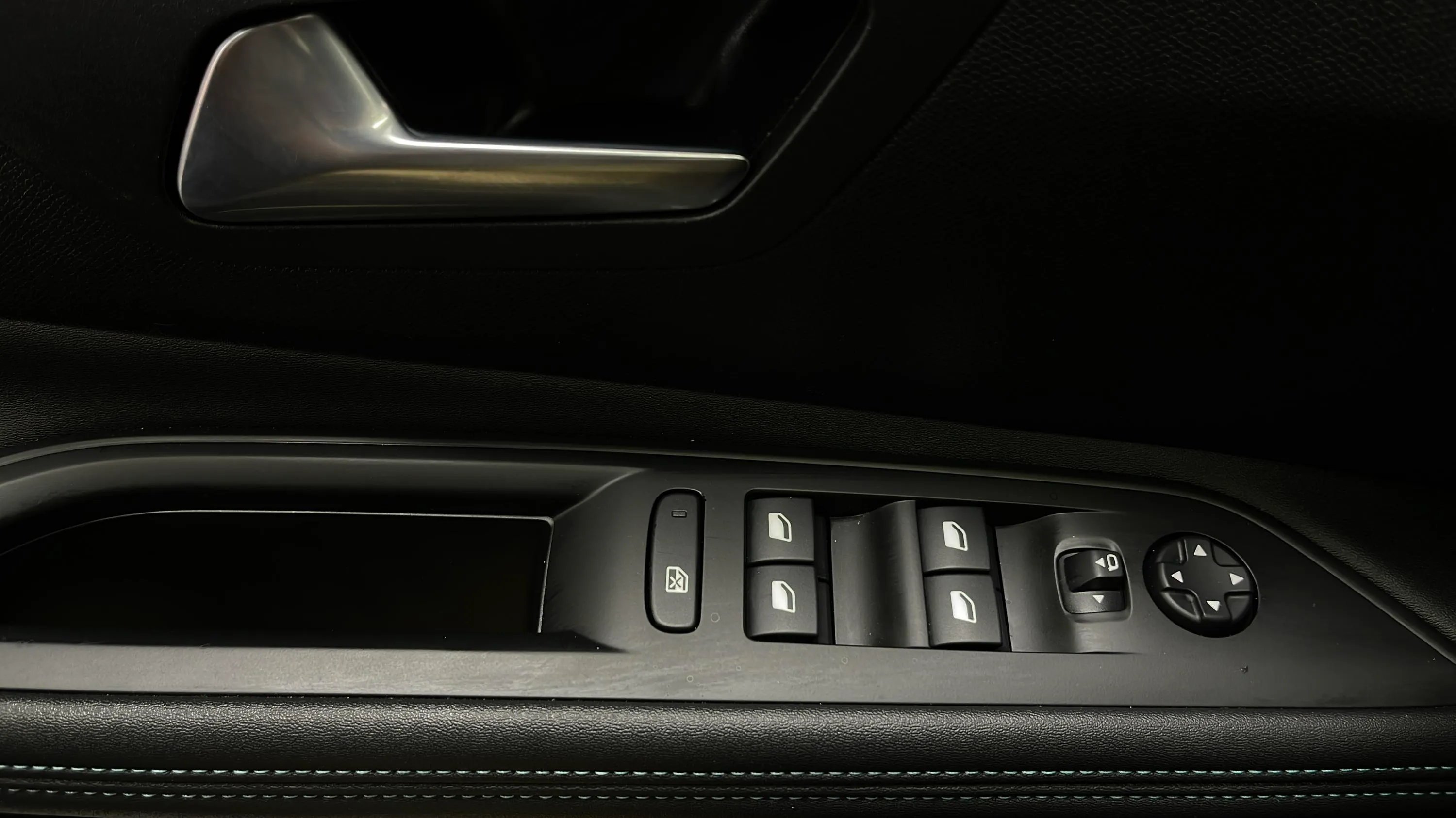 Peugeot 3008 1.2 Allure Pack eDCS6 - foto 15