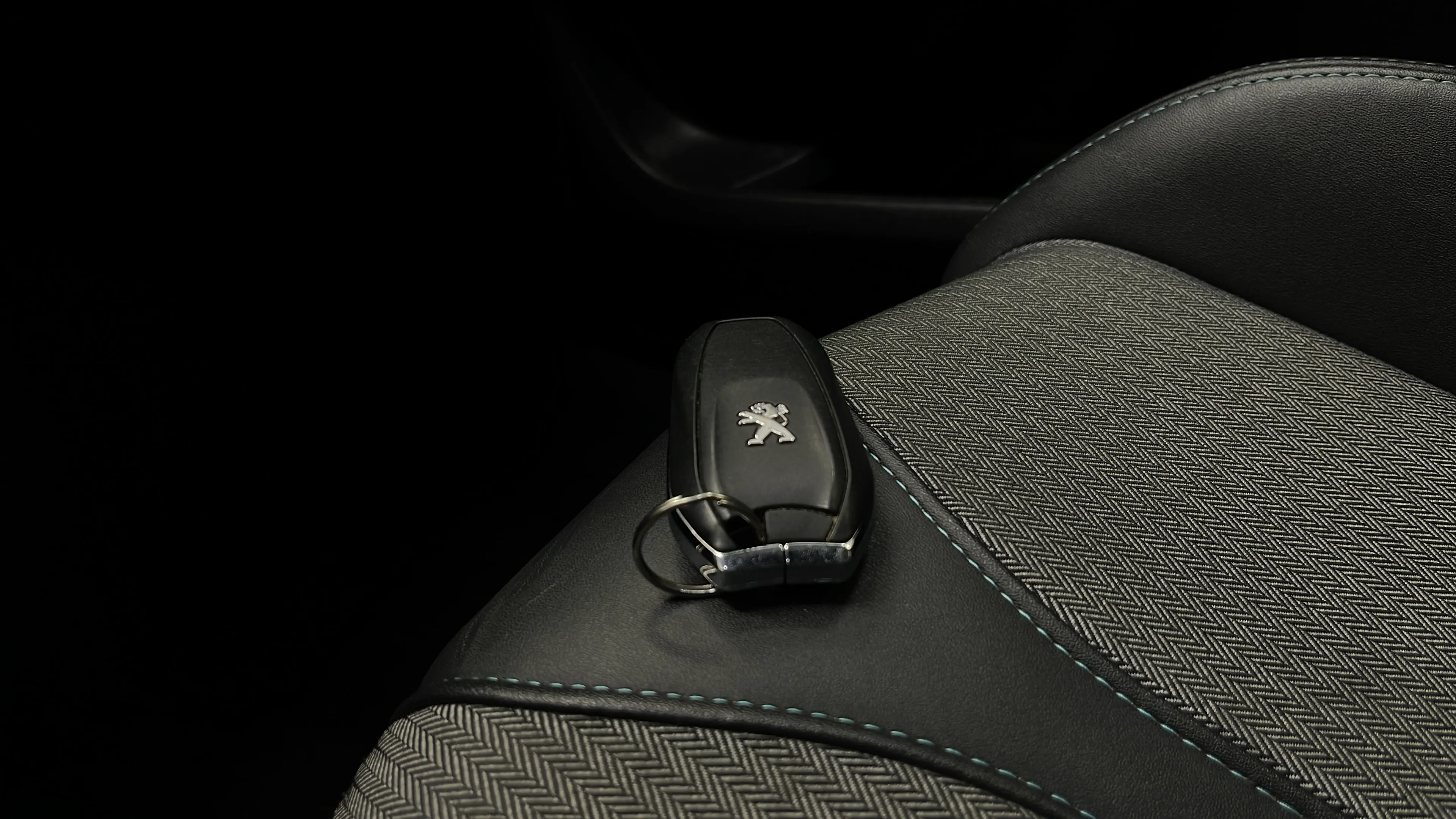 Peugeot 3008 1.2 Allure Pack eDCS6 - foto 19