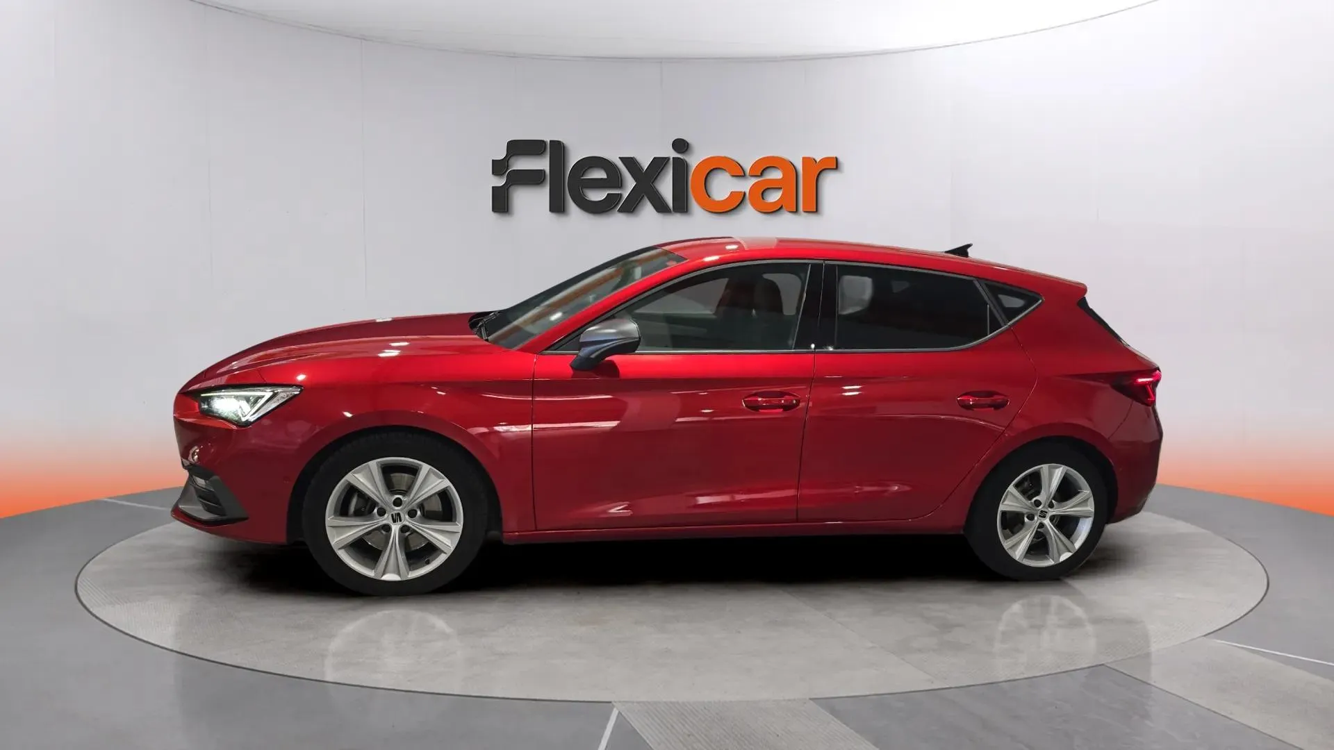 SEAT León 2.0 TDI DSG-7 FR Go L - foto 4