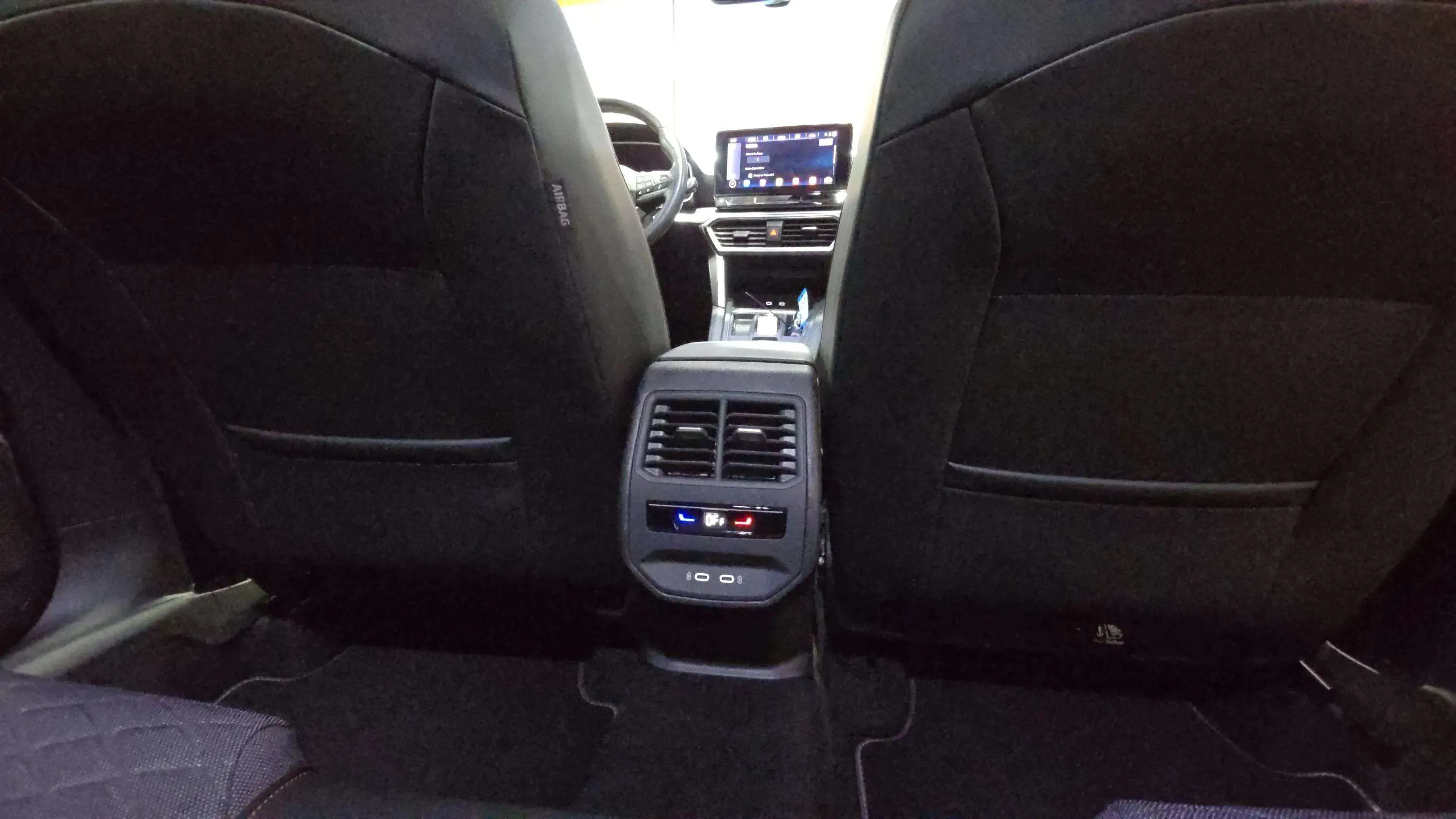 SEAT León 2.0 TDI DSG-7 FR Go L - foto 26