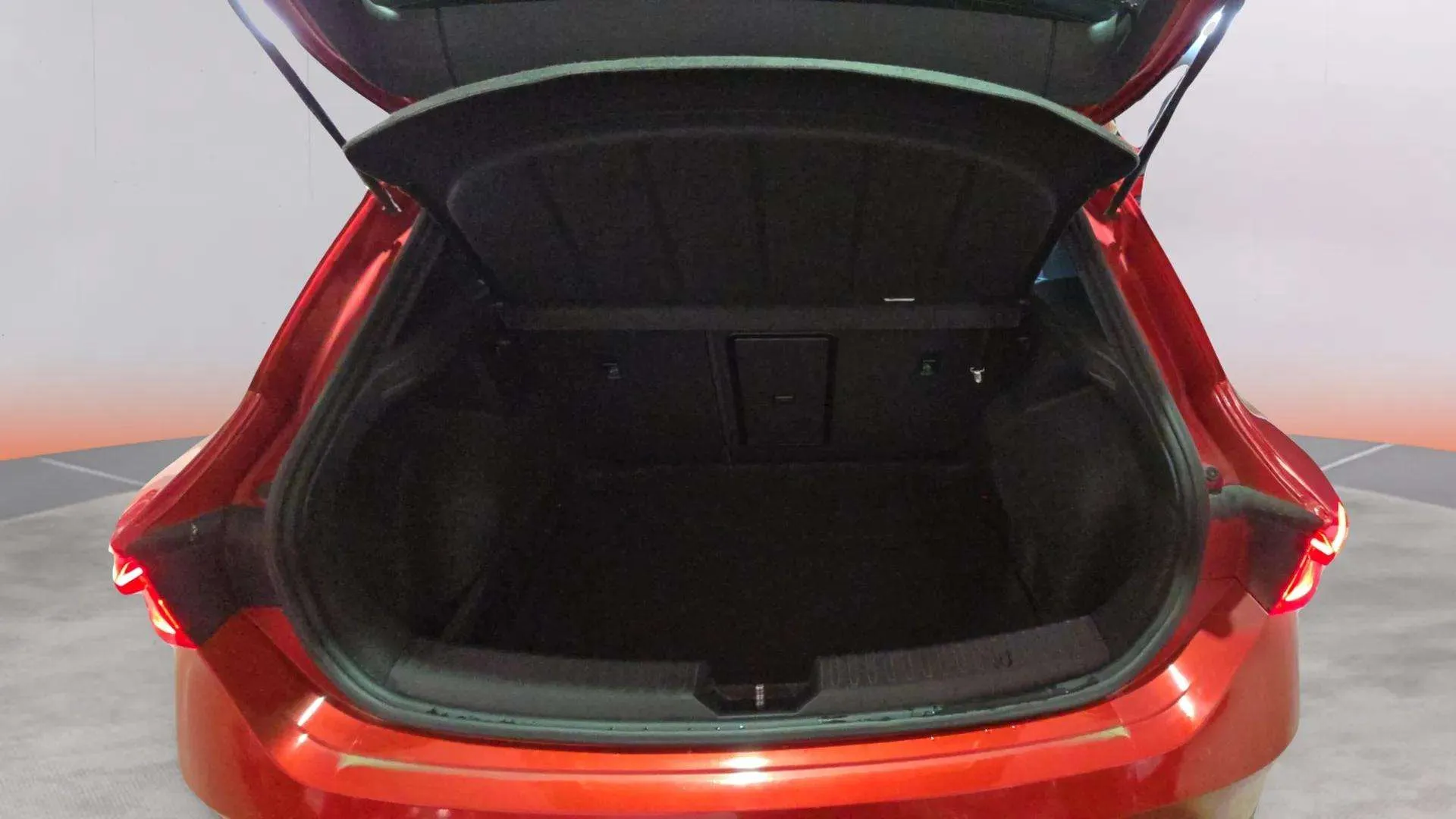 SEAT León 2.0 TDI DSG-7 FR Go L - foto 9