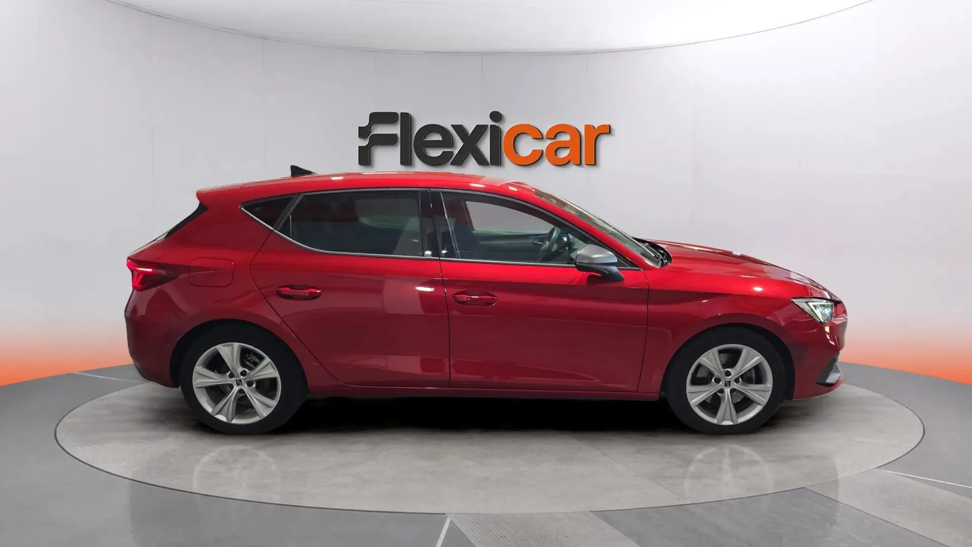 SEAT León 2.0 TDI DSG-7 FR Go L - foto 8