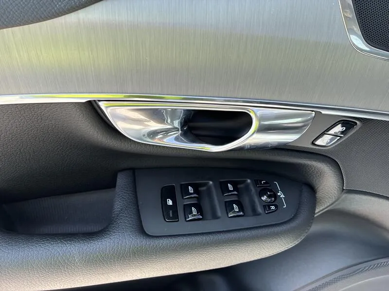 Volvo XC90 2.0 B5 D AWD Momentum Pro - foto 25