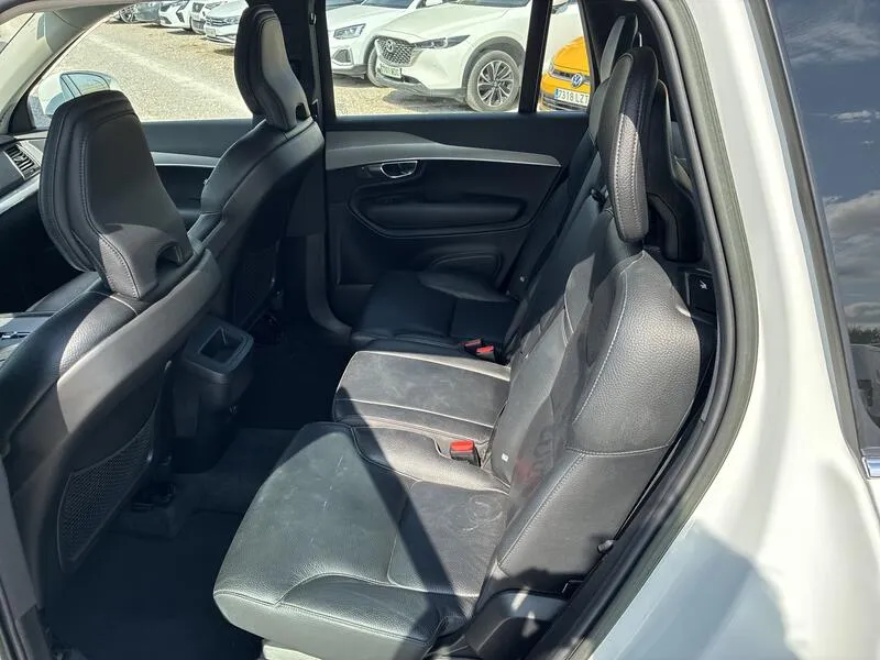Volvo XC90 2.0 B5 D AWD Momentum Pro - foto 21