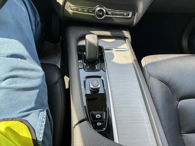 Volvo XC90 2.0 B5 D AWD Momentum Pro - foto 32