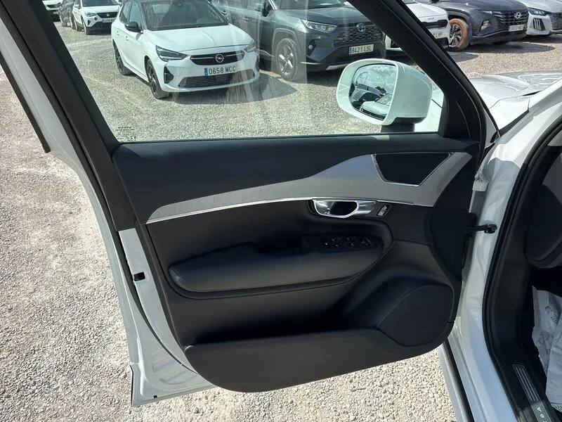Volvo XC90 2.0 B5 D AWD Momentum Pro - foto 24
