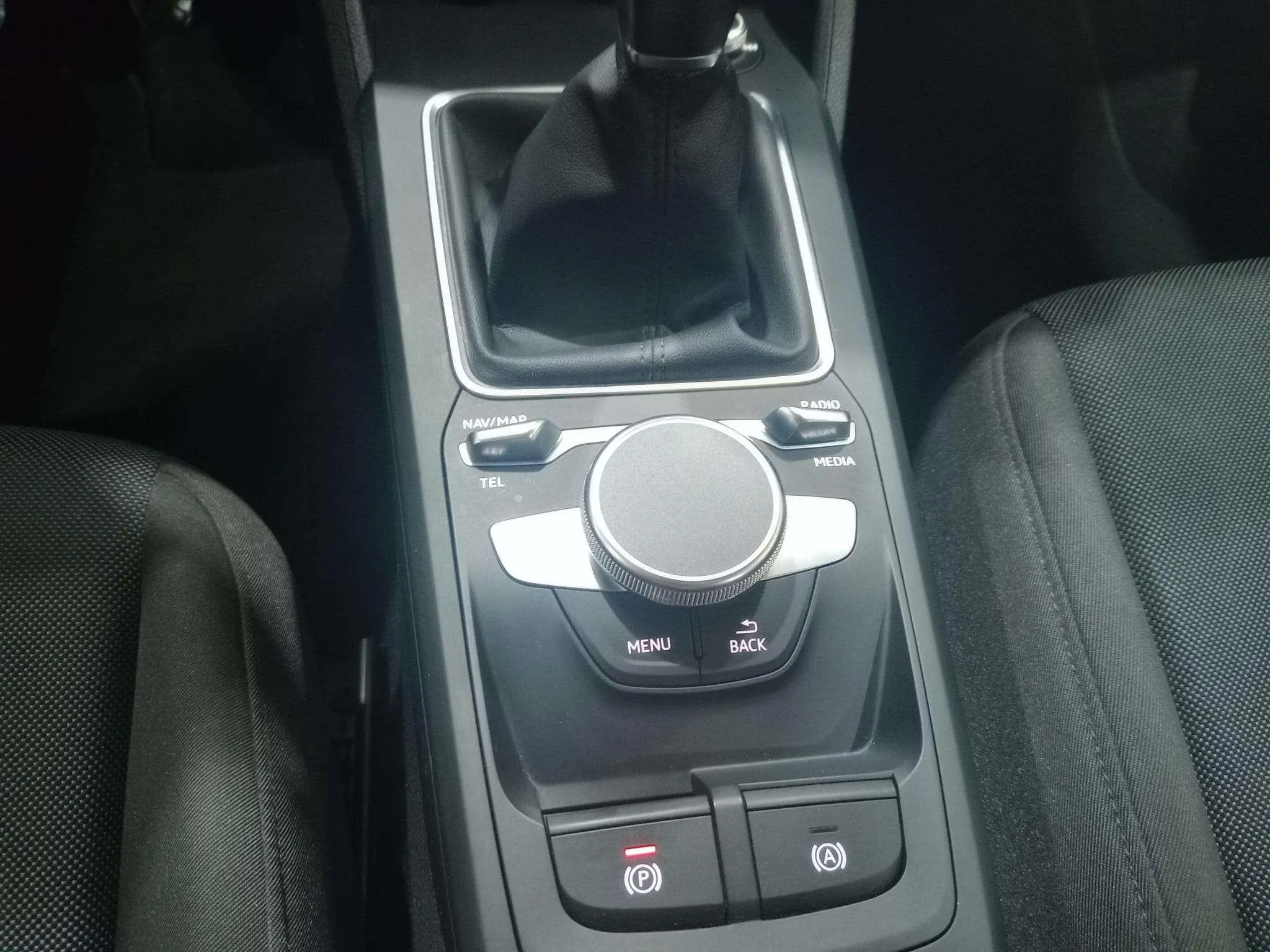 Audi Q2 30 TFSI - foto 16