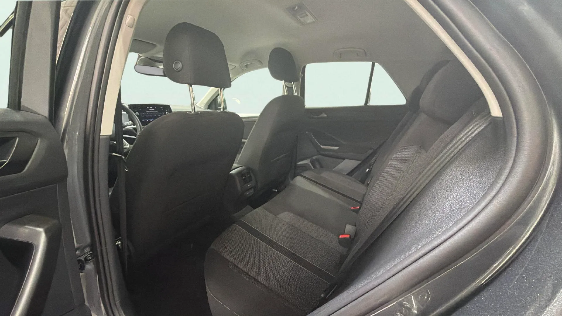 Volkswagen T-Roc "más" 1.5 TSI DSG - foto 15