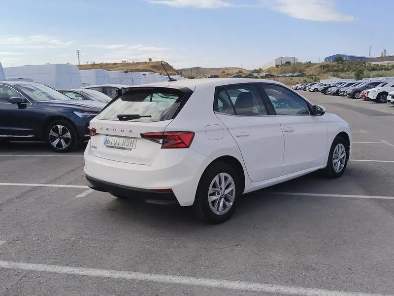 Škoda Fabia 2021 berlina con porton 1.0 MPI Ambition - foto 6