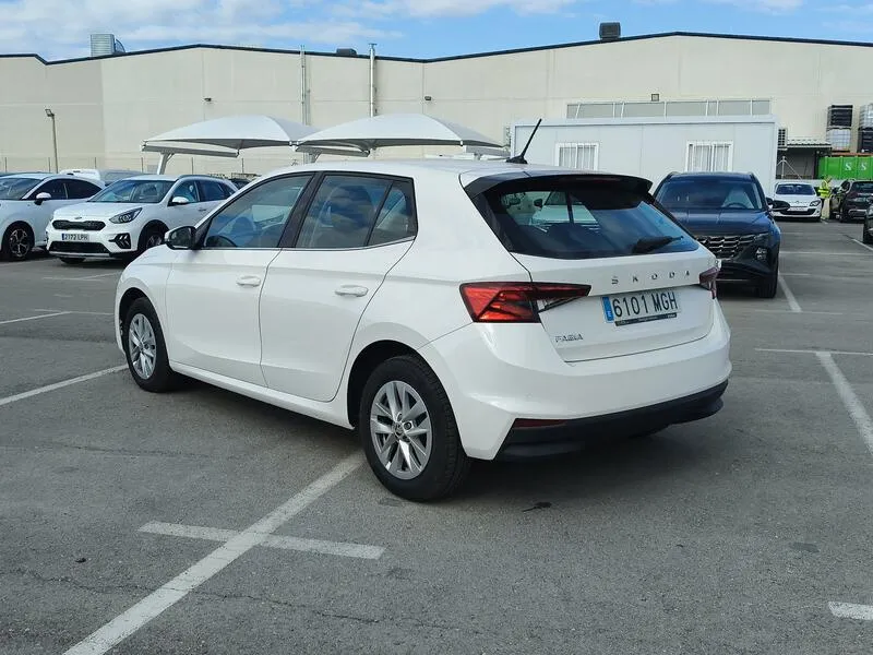 Škoda Fabia 2021 berlina con porton 1.0 MPI Ambition - foto 4