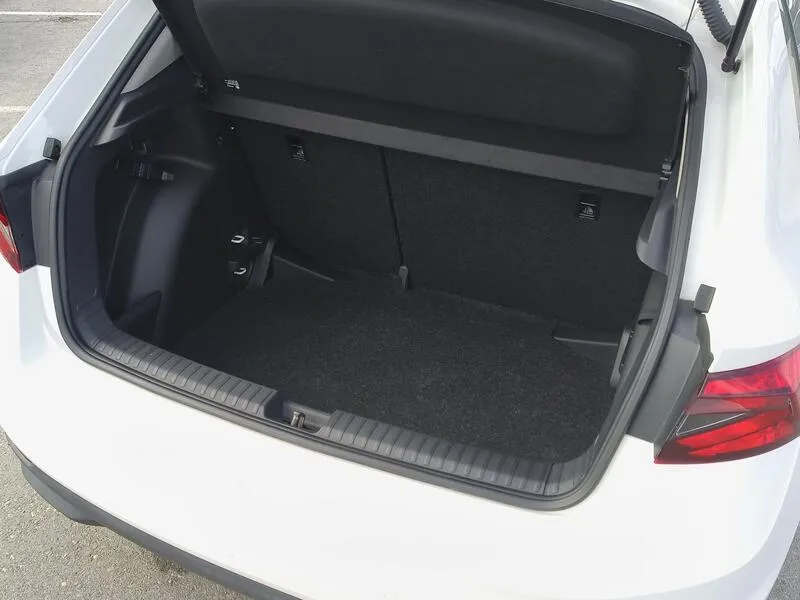 Škoda Fabia 2021 berlina con porton 1.0 MPI Ambition - foto 39