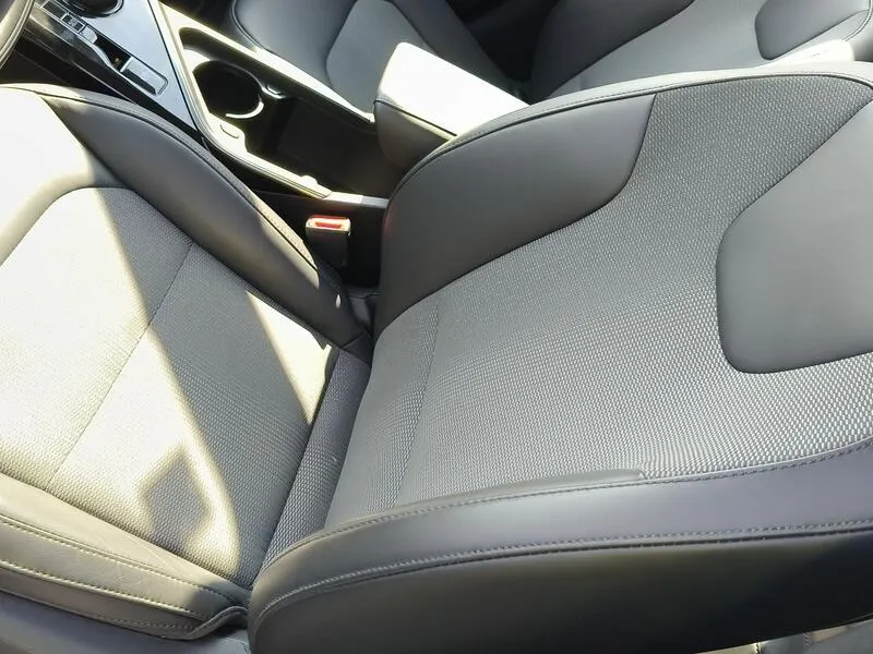 Kia Niro 1.6 GDi HEV Drive - foto 30