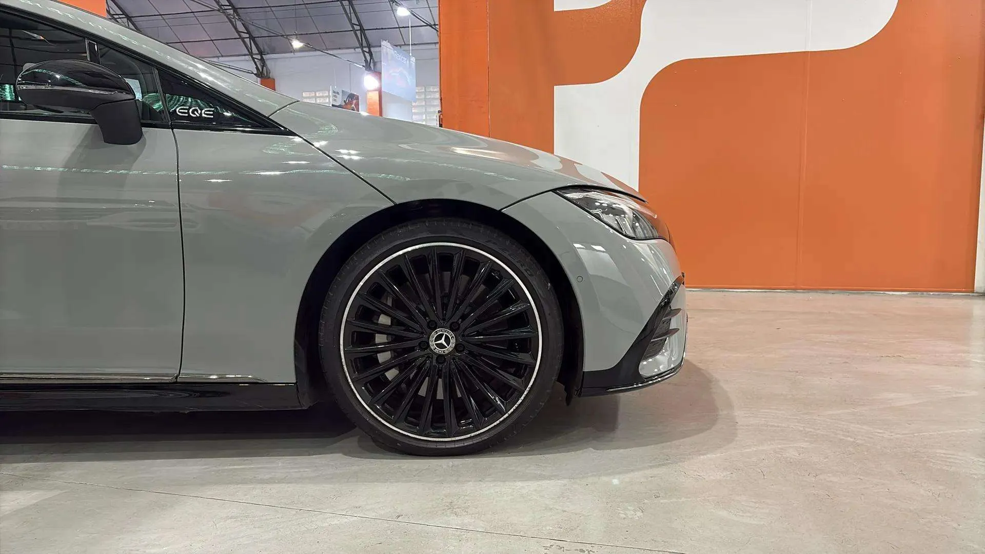Mercedes-Benz EQE 350 - foto 22