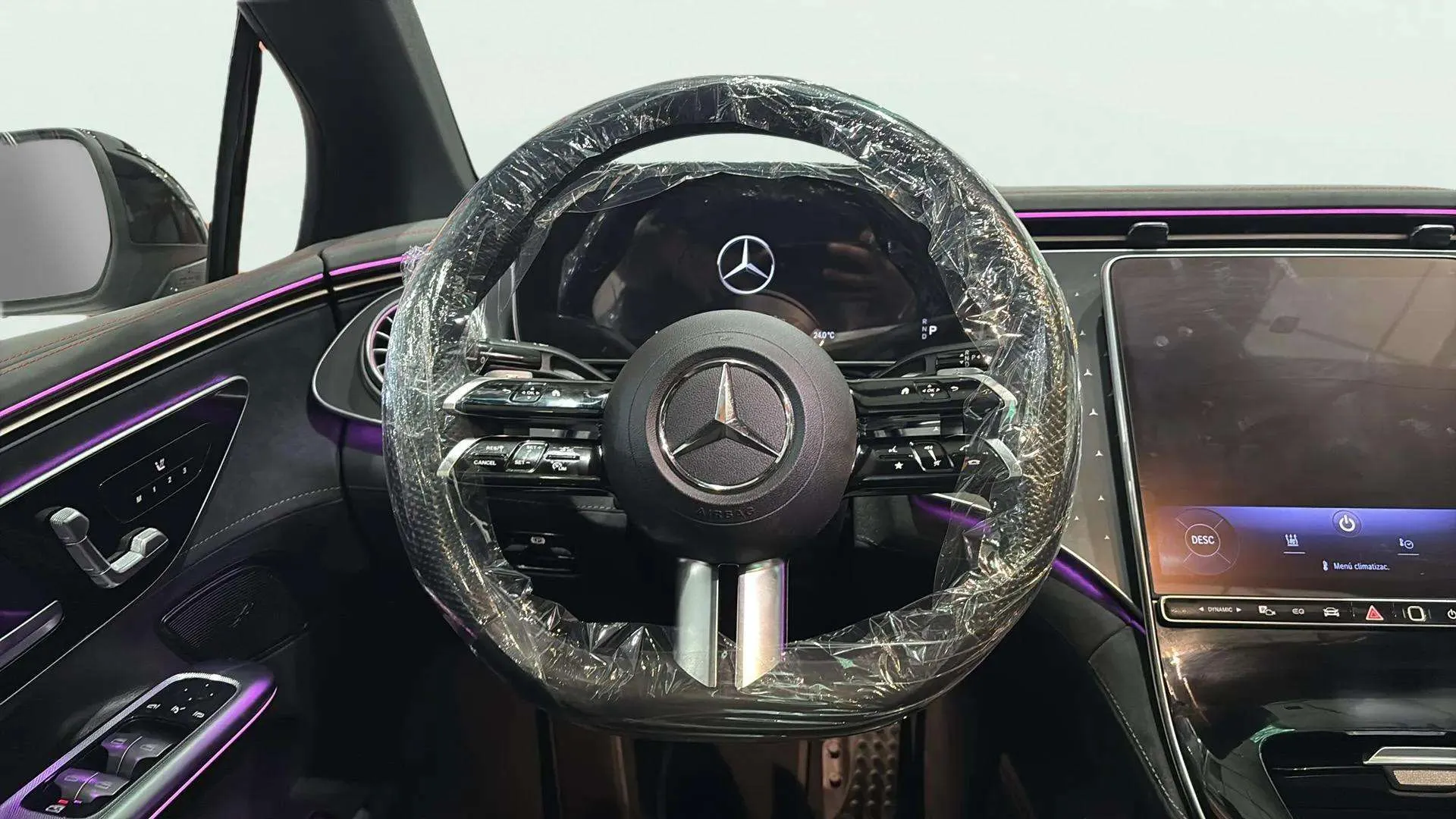 Mercedes-Benz EQE 350 - foto 11
