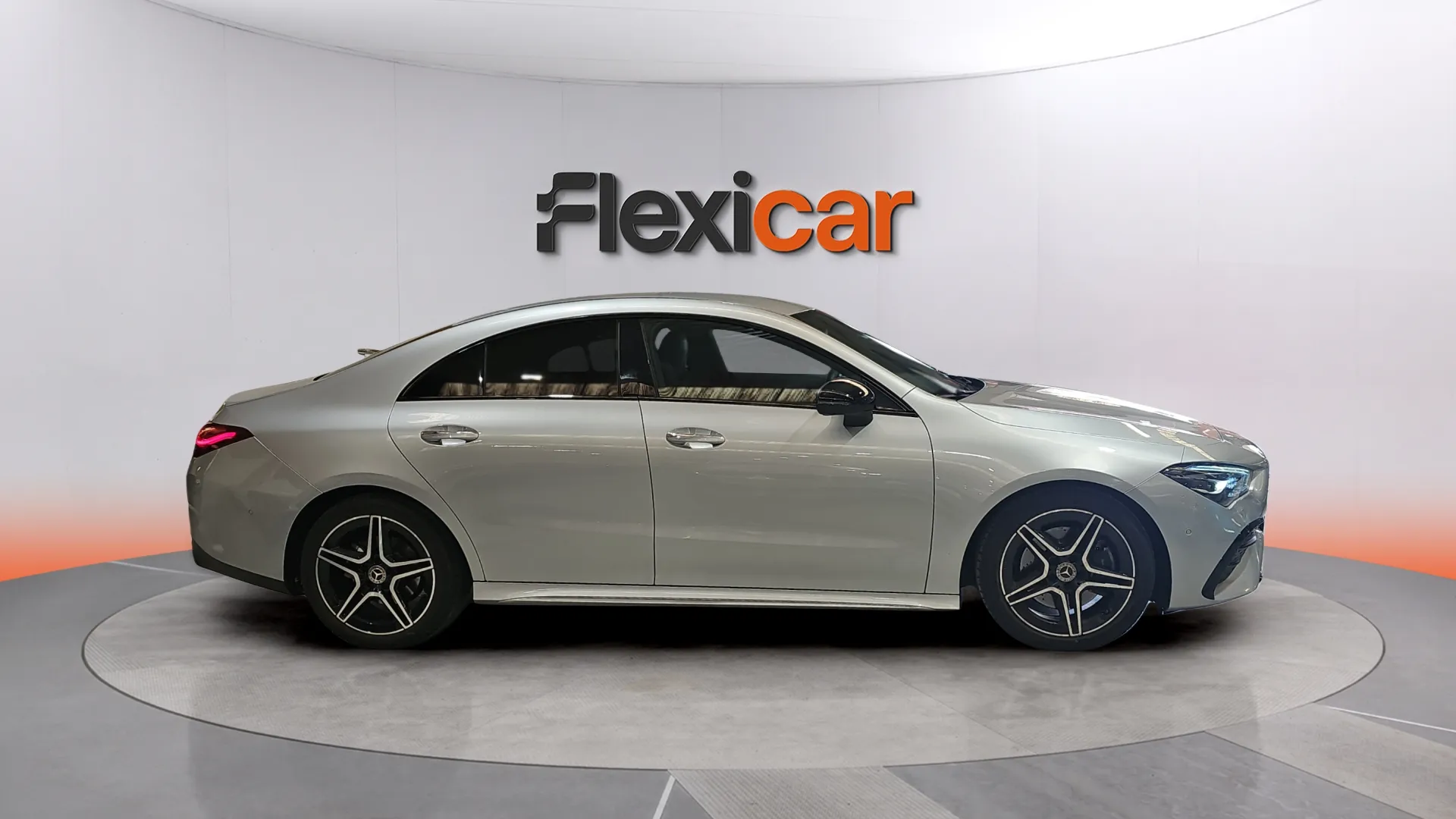 Mercedes-Benz CLA 200 - foto 3
