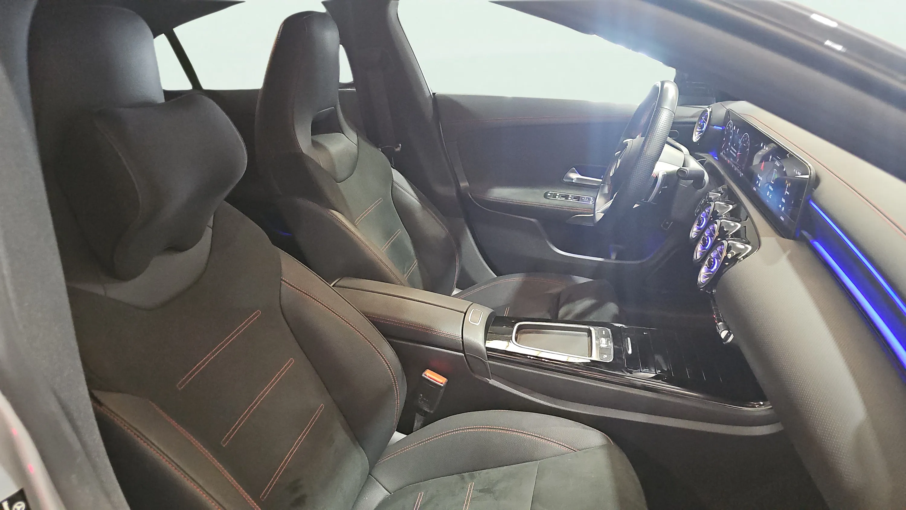 Mercedes-Benz CLA 200 - foto 11