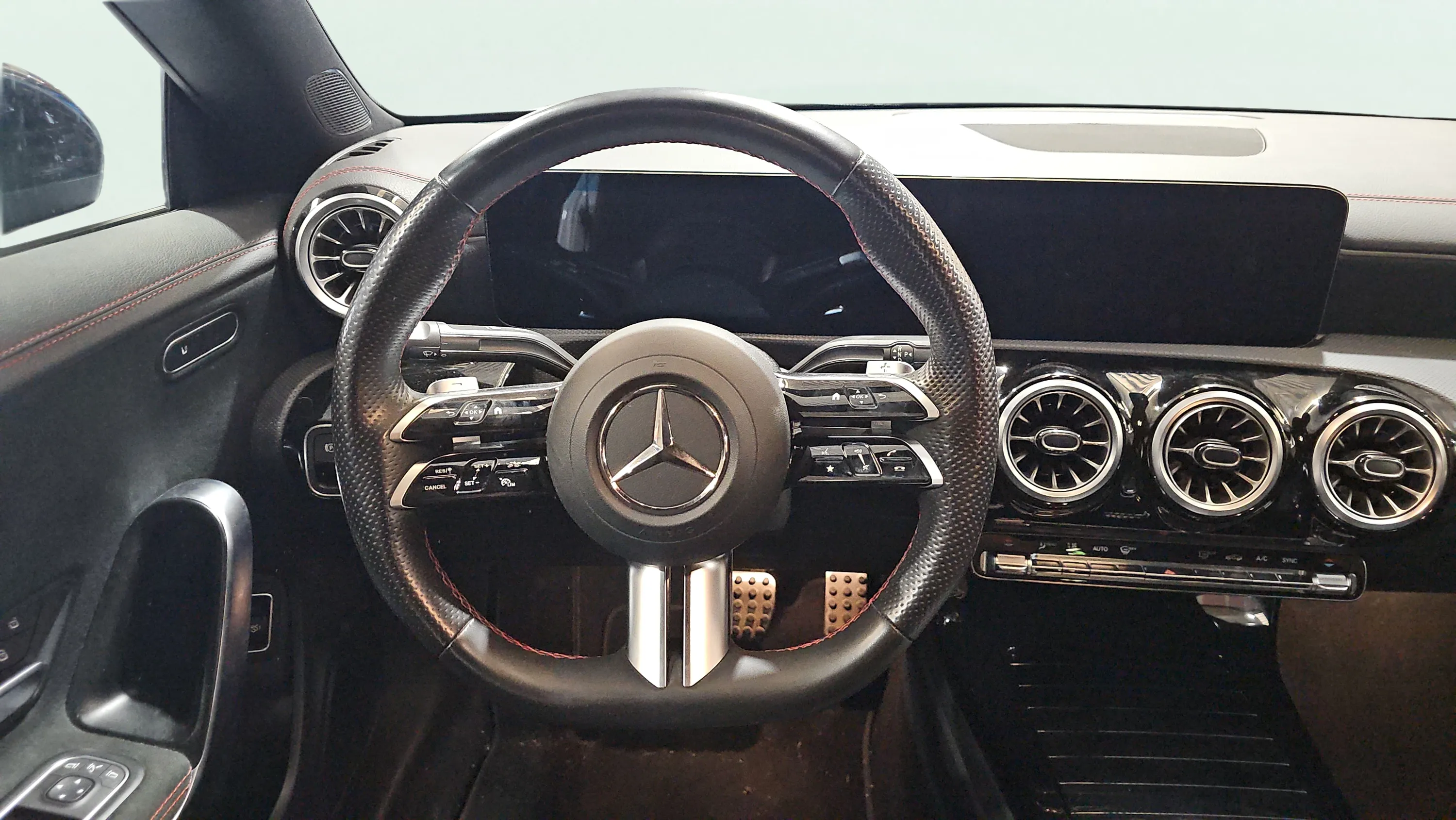 Mercedes-Benz CLA 200 - foto 9