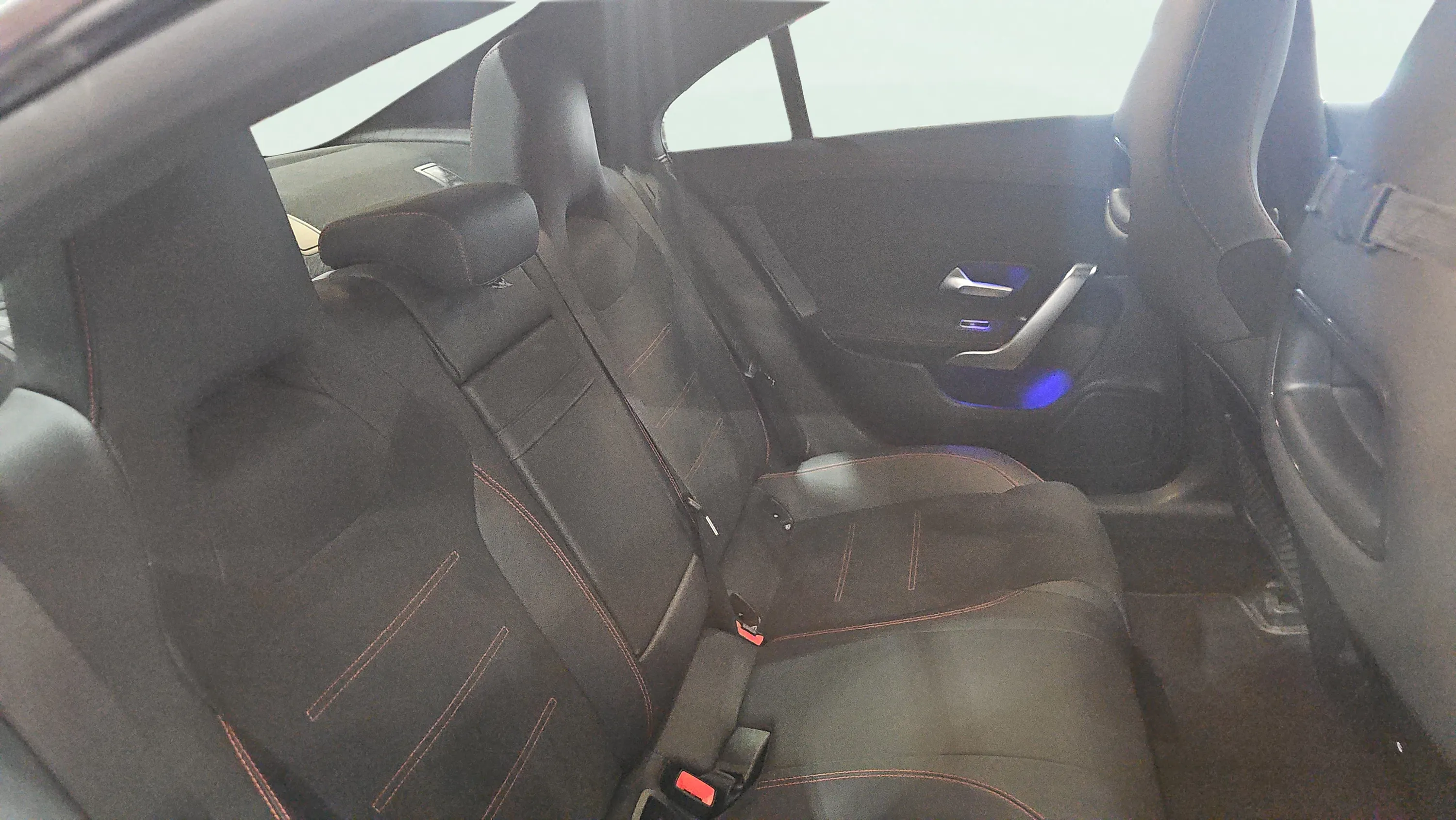 Mercedes-Benz CLA 200 - foto 12
