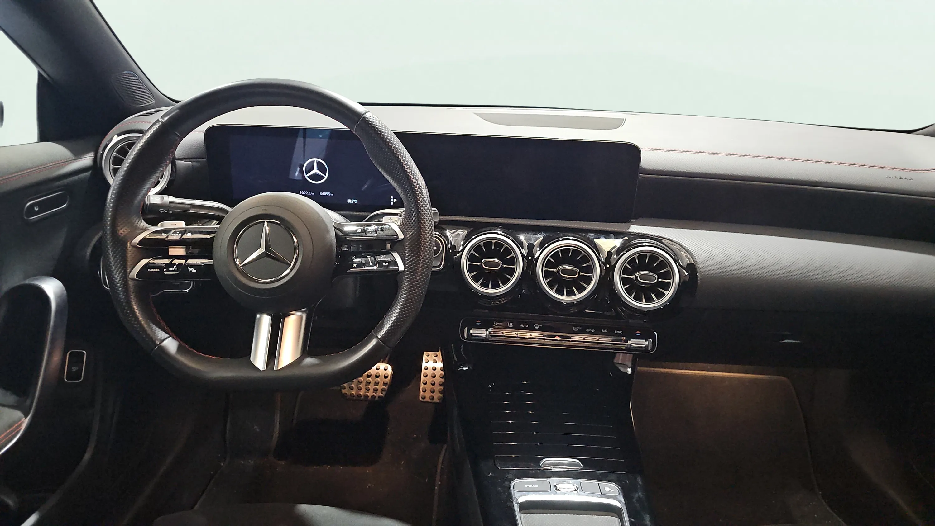 Mercedes-Benz CLA 200 - foto 7
