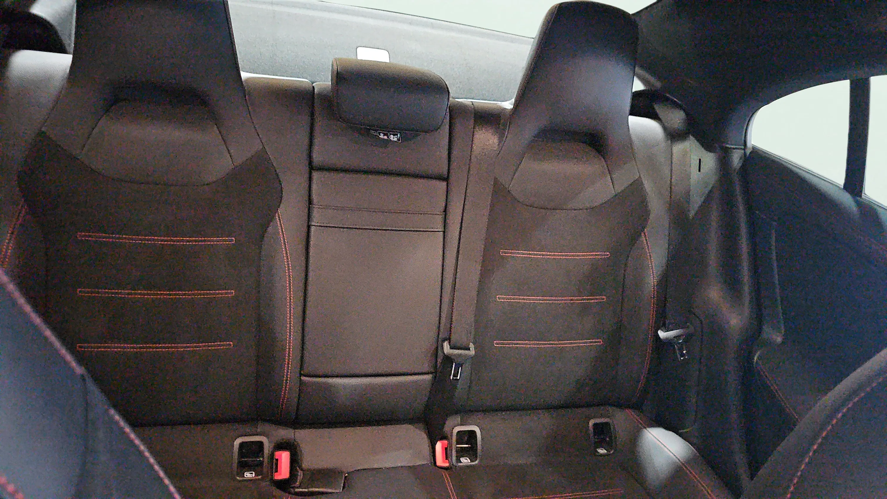 Mercedes-Benz CLA 200 - foto 13