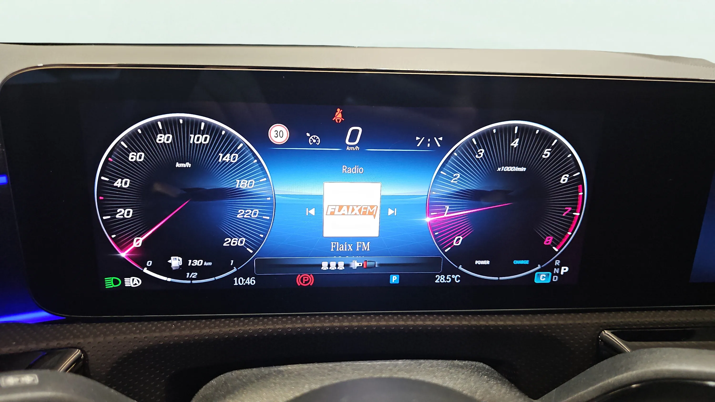 Mercedes-Benz CLA 200 - foto 10