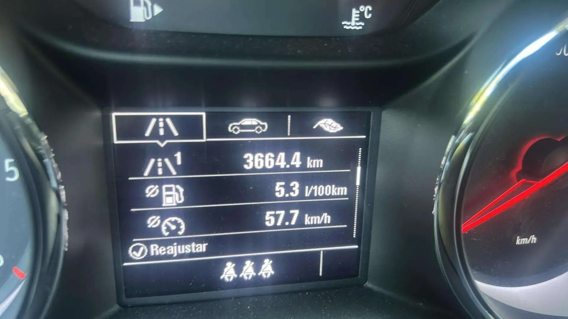 Opel Astra 1.6 CDTi Innovation ST - foto 14