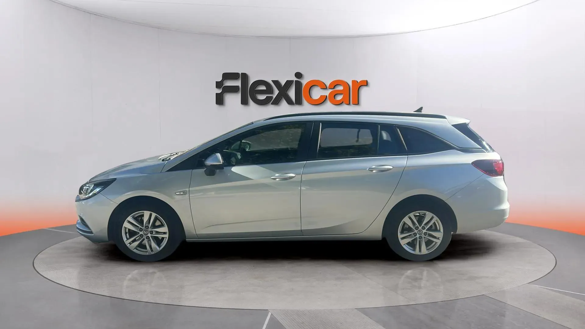 Opel Astra 1.6 CDTi Innovation ST - foto 4