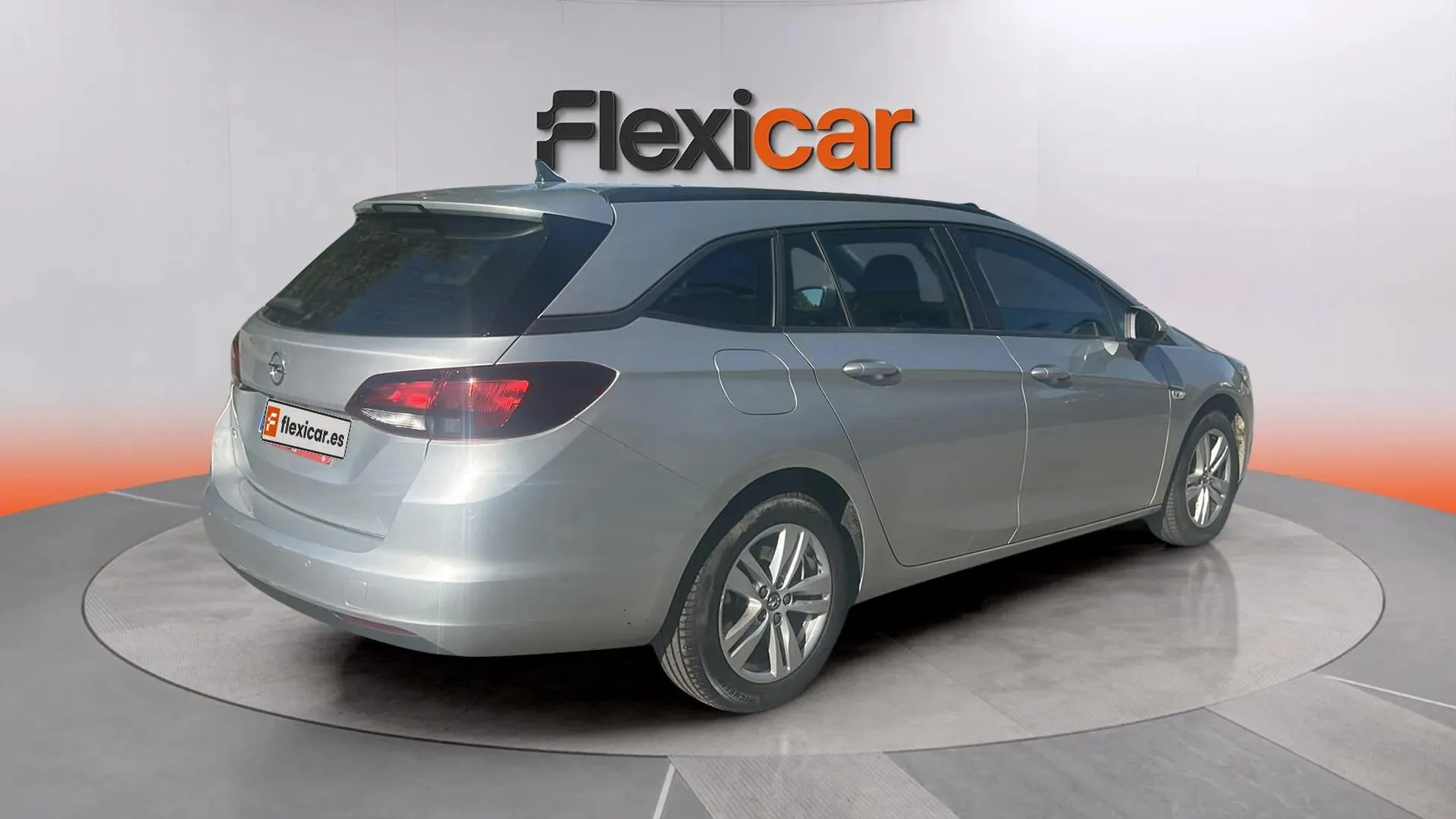 Opel Astra 1.6 CDTi Innovation ST - foto 7