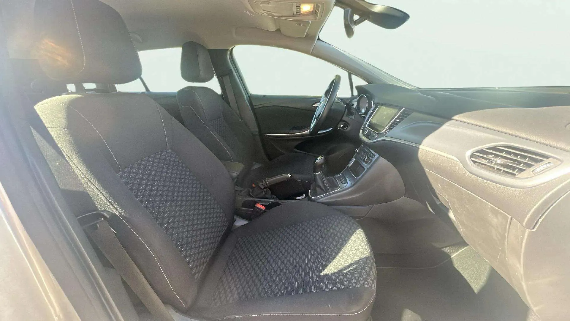 Opel Astra 1.6 CDTi Innovation ST - foto 19