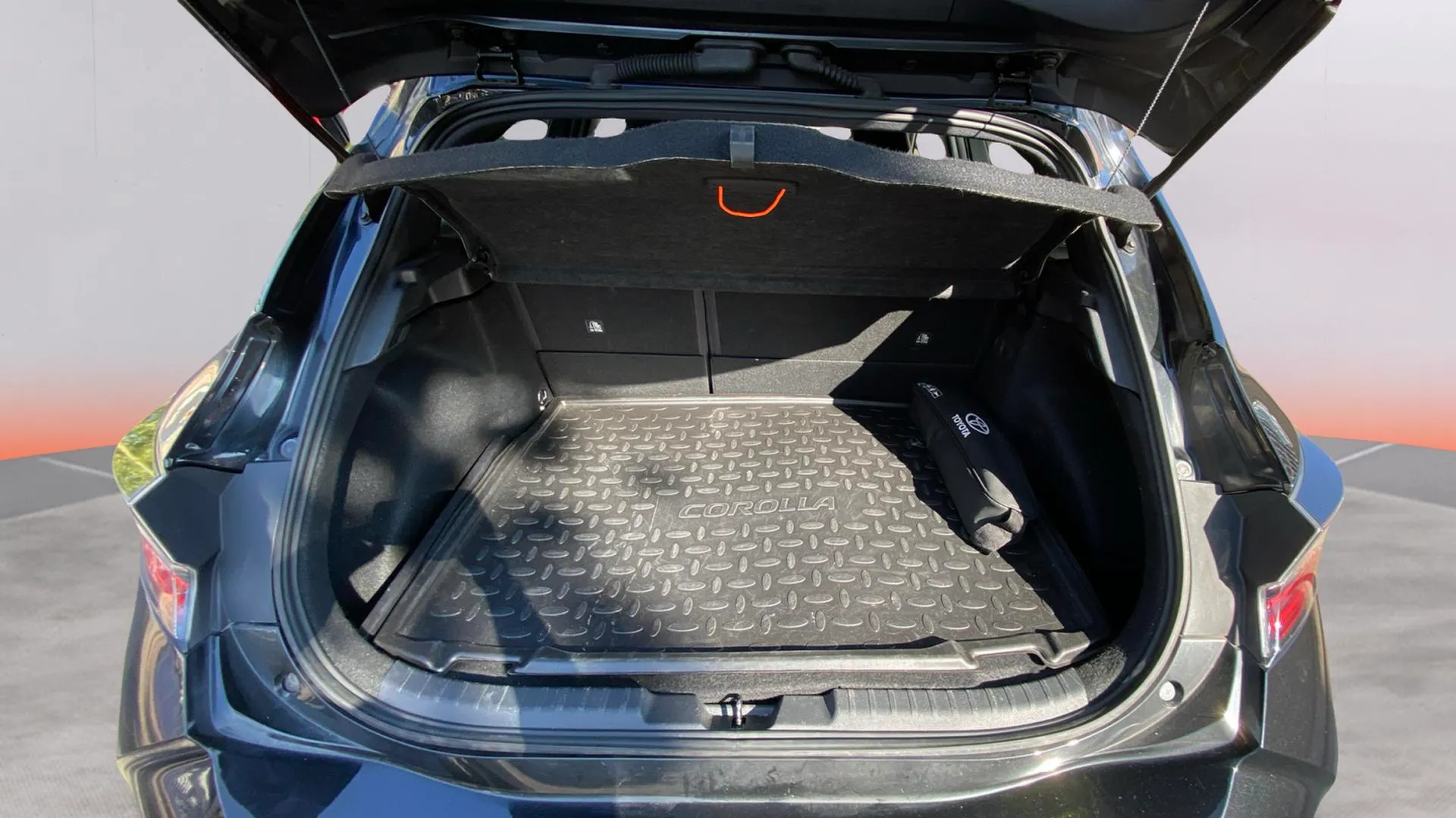 Toyota Corolla 2.0 180H Style E-CVT - foto 9