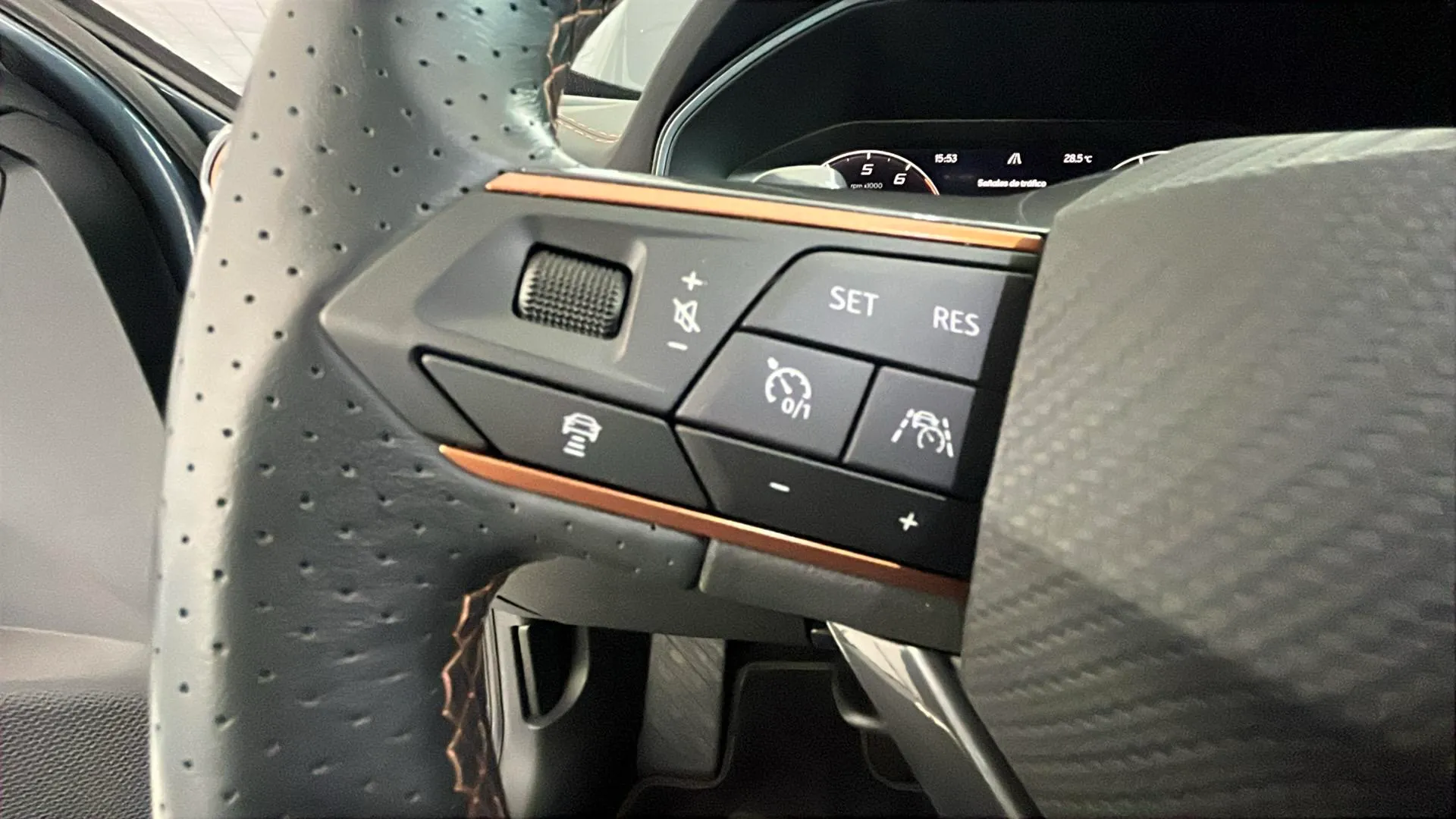 Cupra Formentor 1.5 TSI DSG - foto 24
