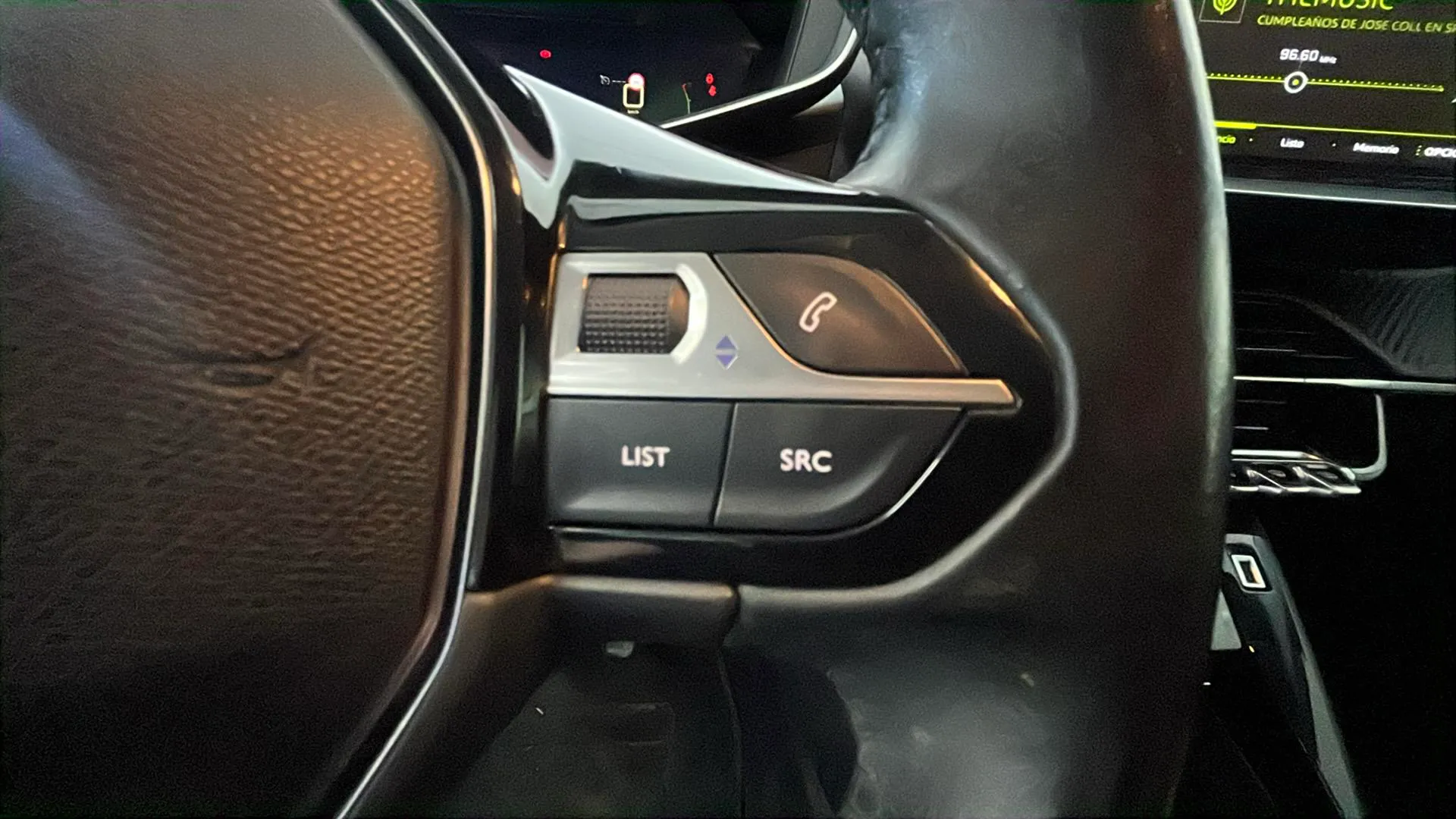 Peugeot 208 PureTech Allure - foto 24