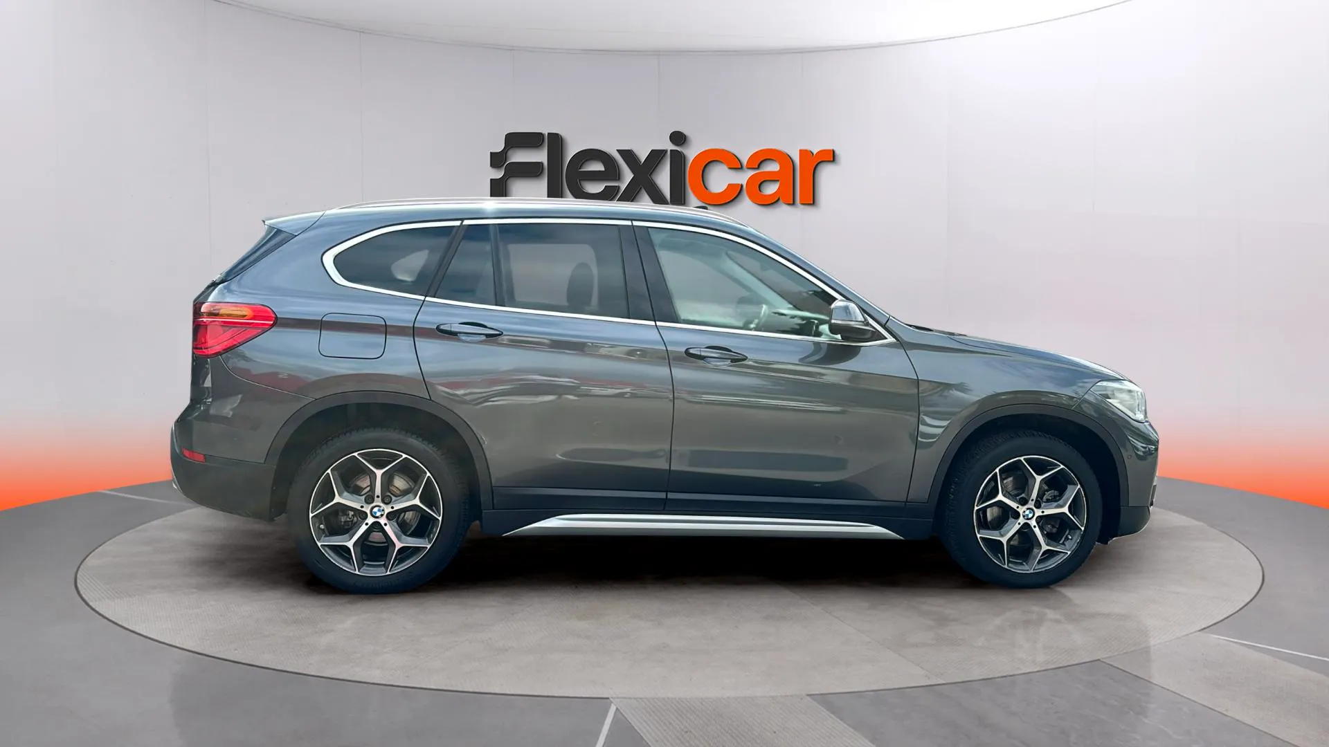 BMW X1 sDrive18dA Business - foto 5