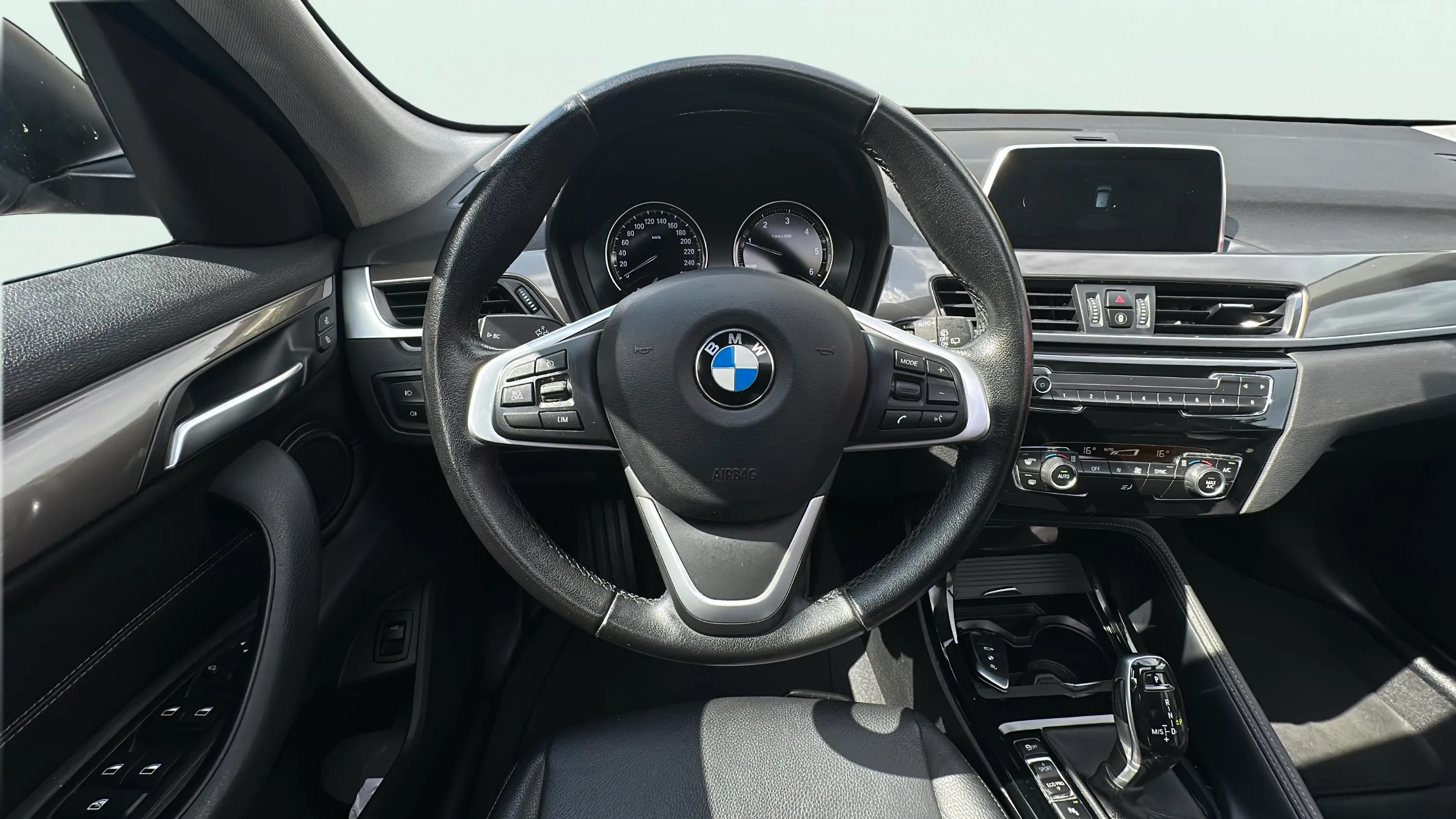 BMW X1 sDrive18dA Business - foto 12