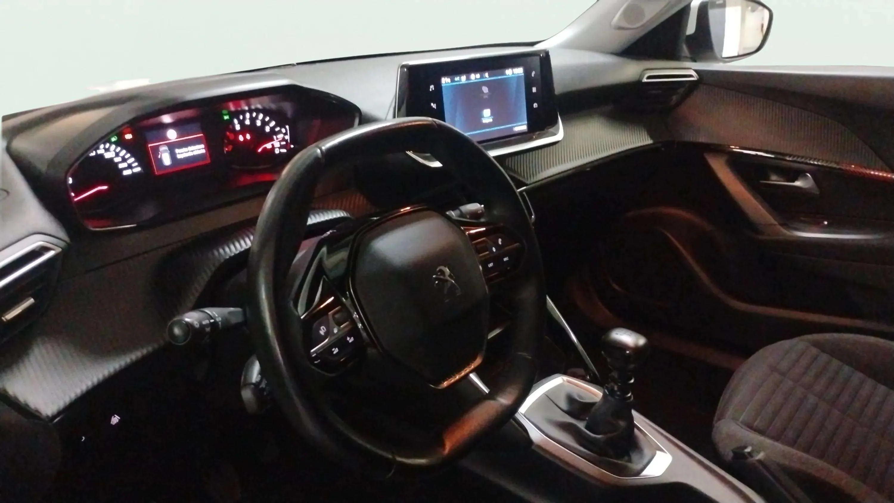 Peugeot 2008 Active PureTech 100 BVM6 - foto 6