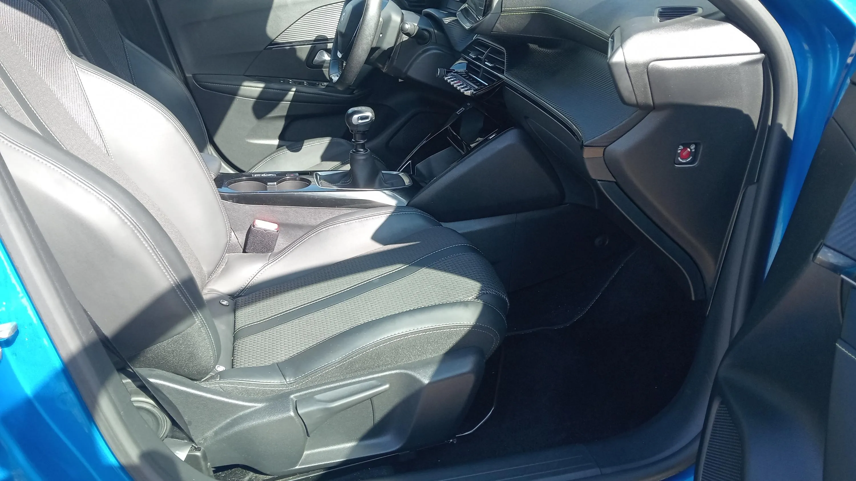 Peugeot 208 BlueHDi GT - foto 17