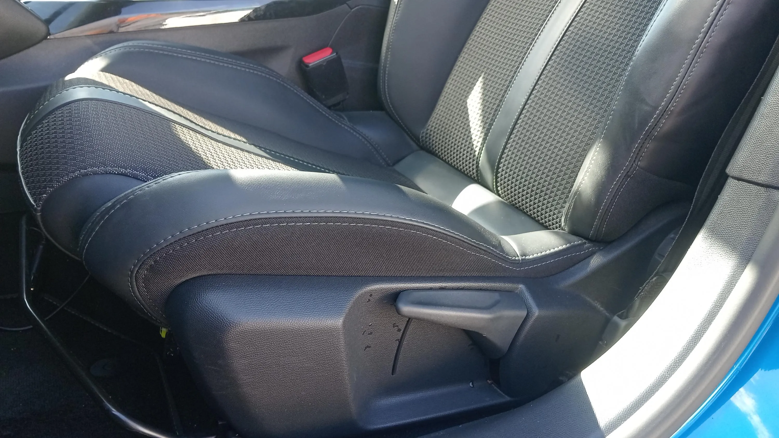 Peugeot 208 BlueHDi GT - foto 22
