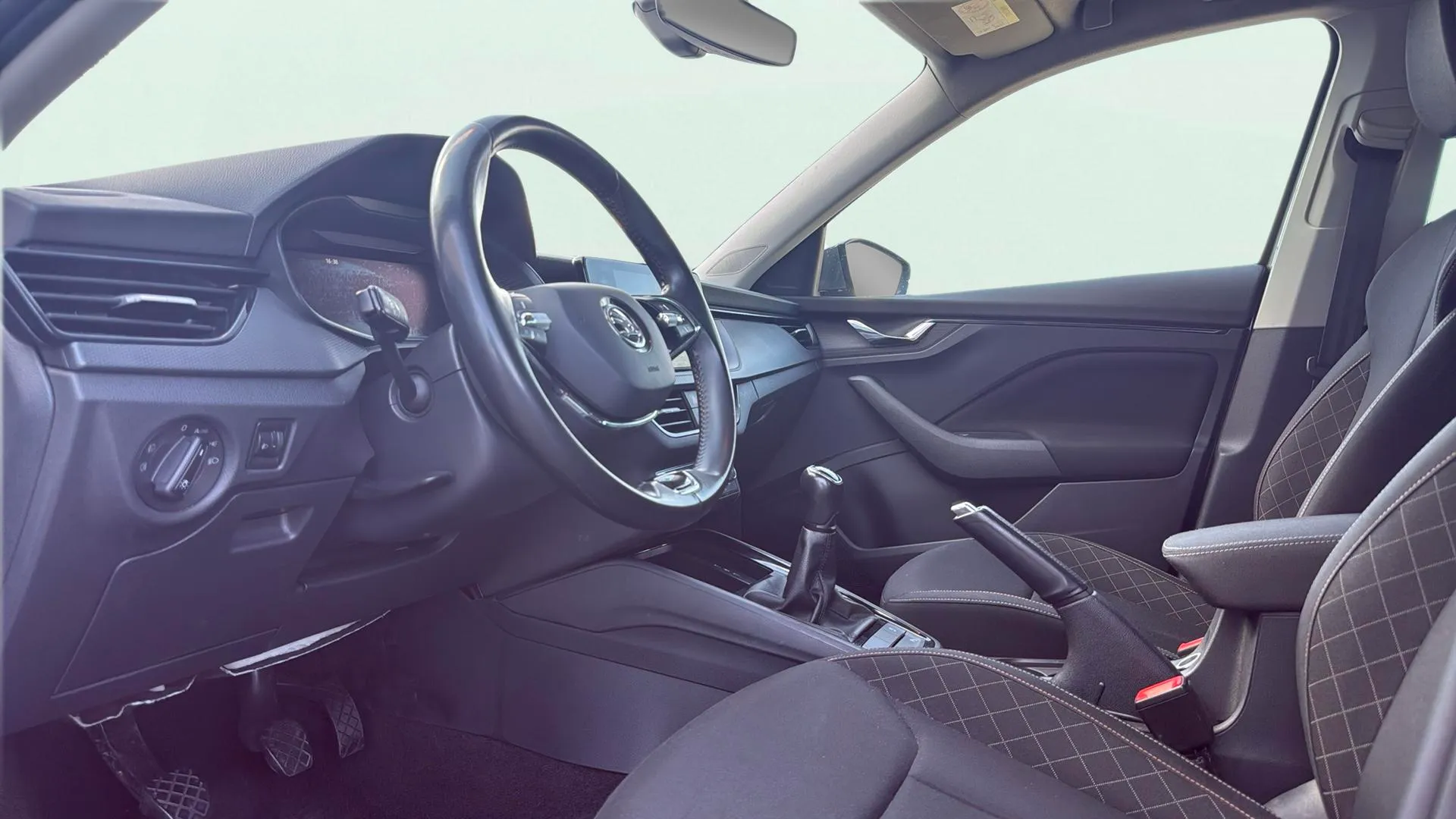 Škoda Scala 1.0 TSI Ambition - foto 11