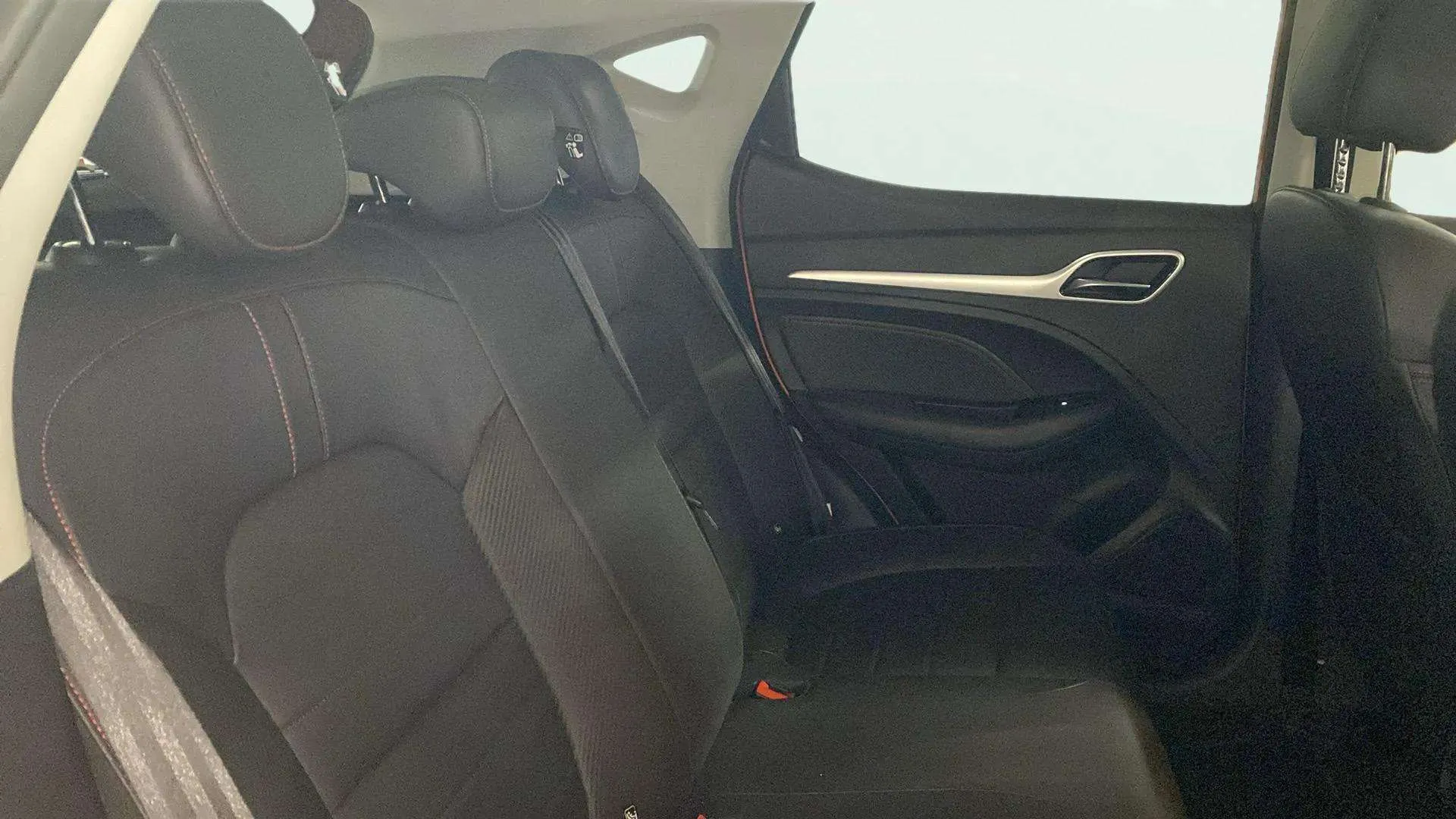 MG ZS 1.5 Luxury - foto 24