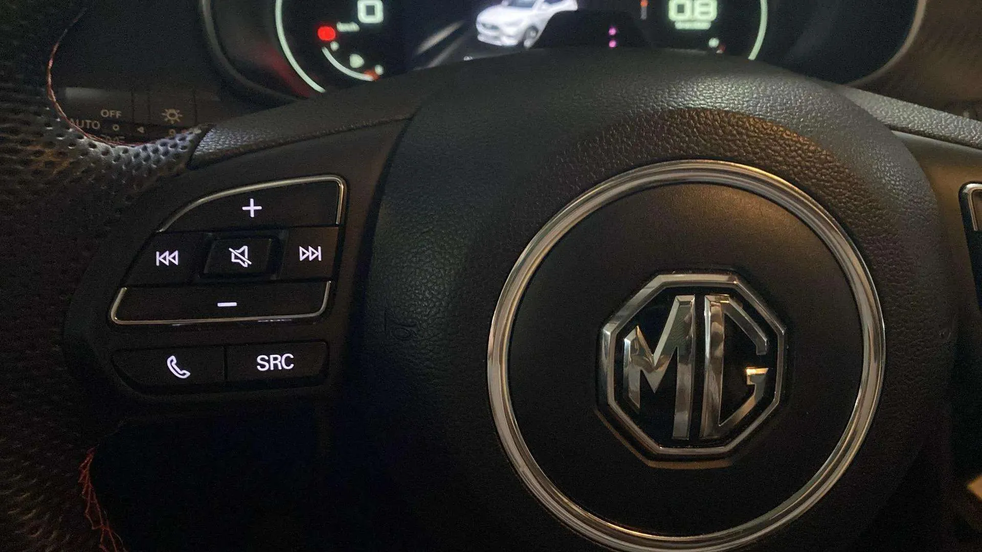 MG ZS 1.5 Luxury - foto 11
