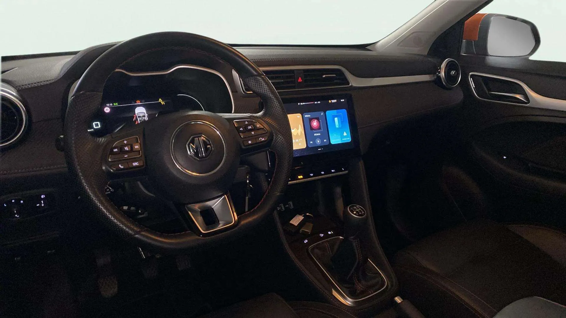 MG ZS 1.5 Luxury - foto 9