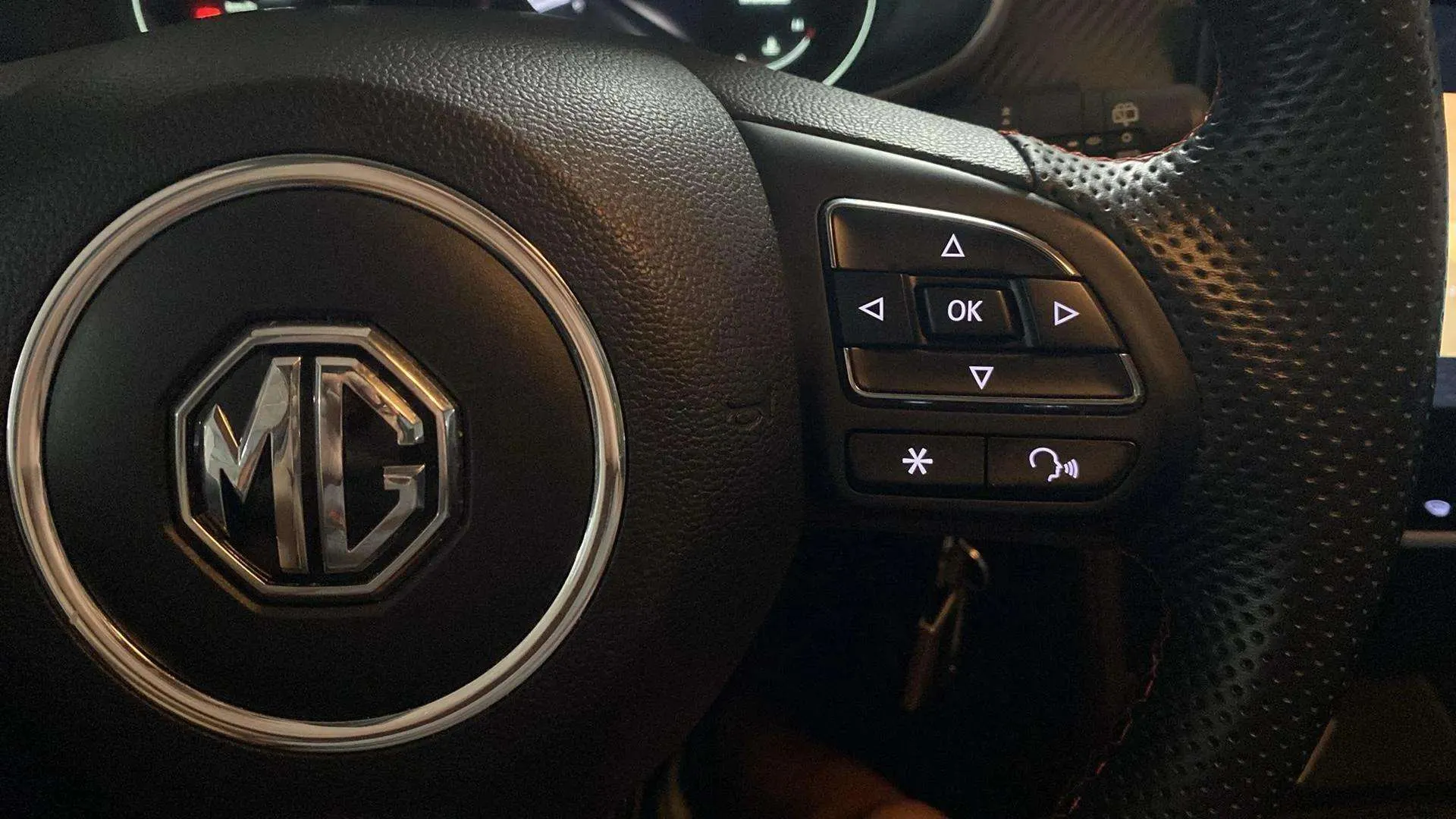 MG ZS 1.5 Luxury - foto 12