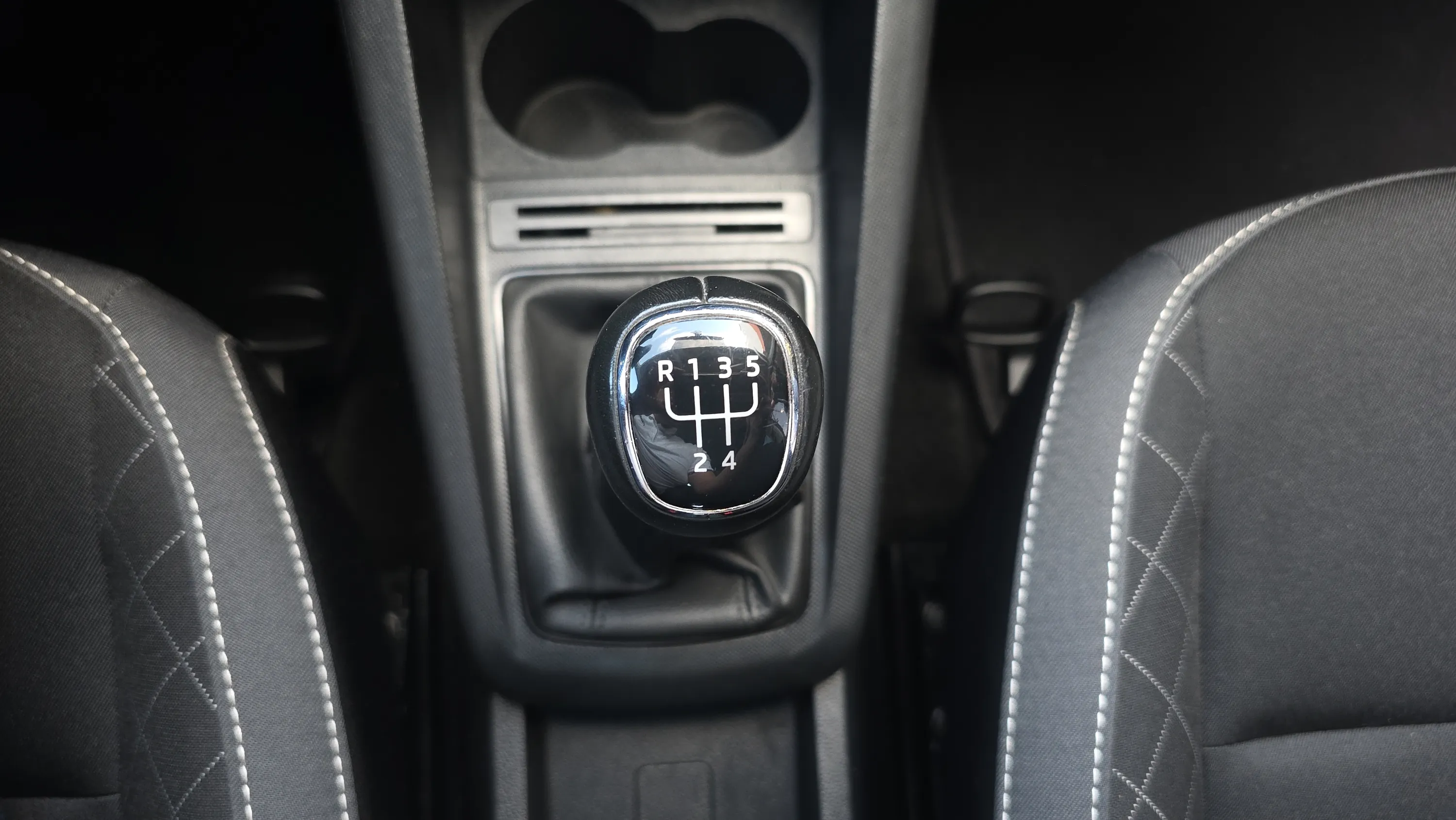 Škoda Fabia 1.0 TSI Ambition - foto 17