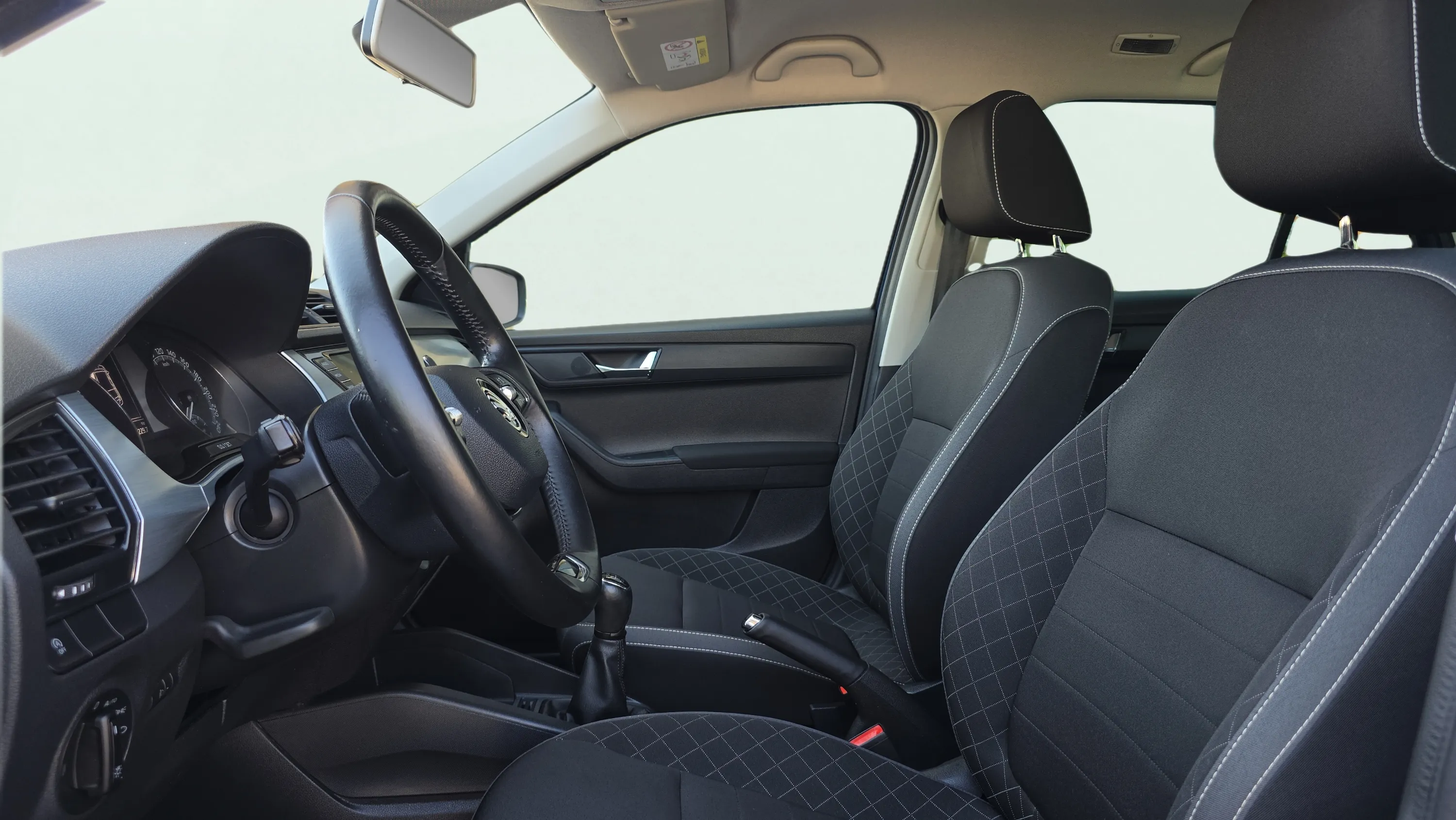 Škoda Fabia 1.0 TSI Ambition - foto 10