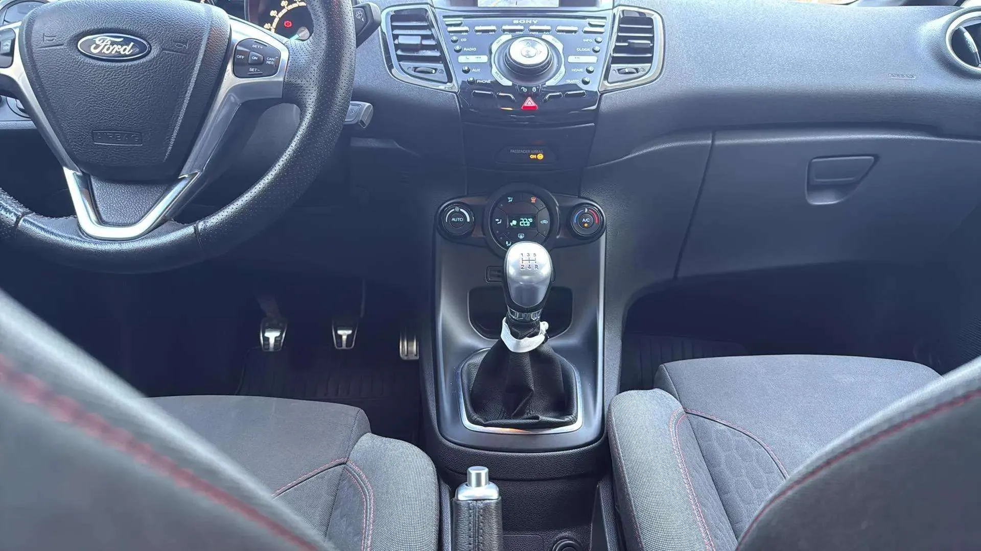 Ford Fiesta 1.0 EcoBoost ST-Line - foto 11