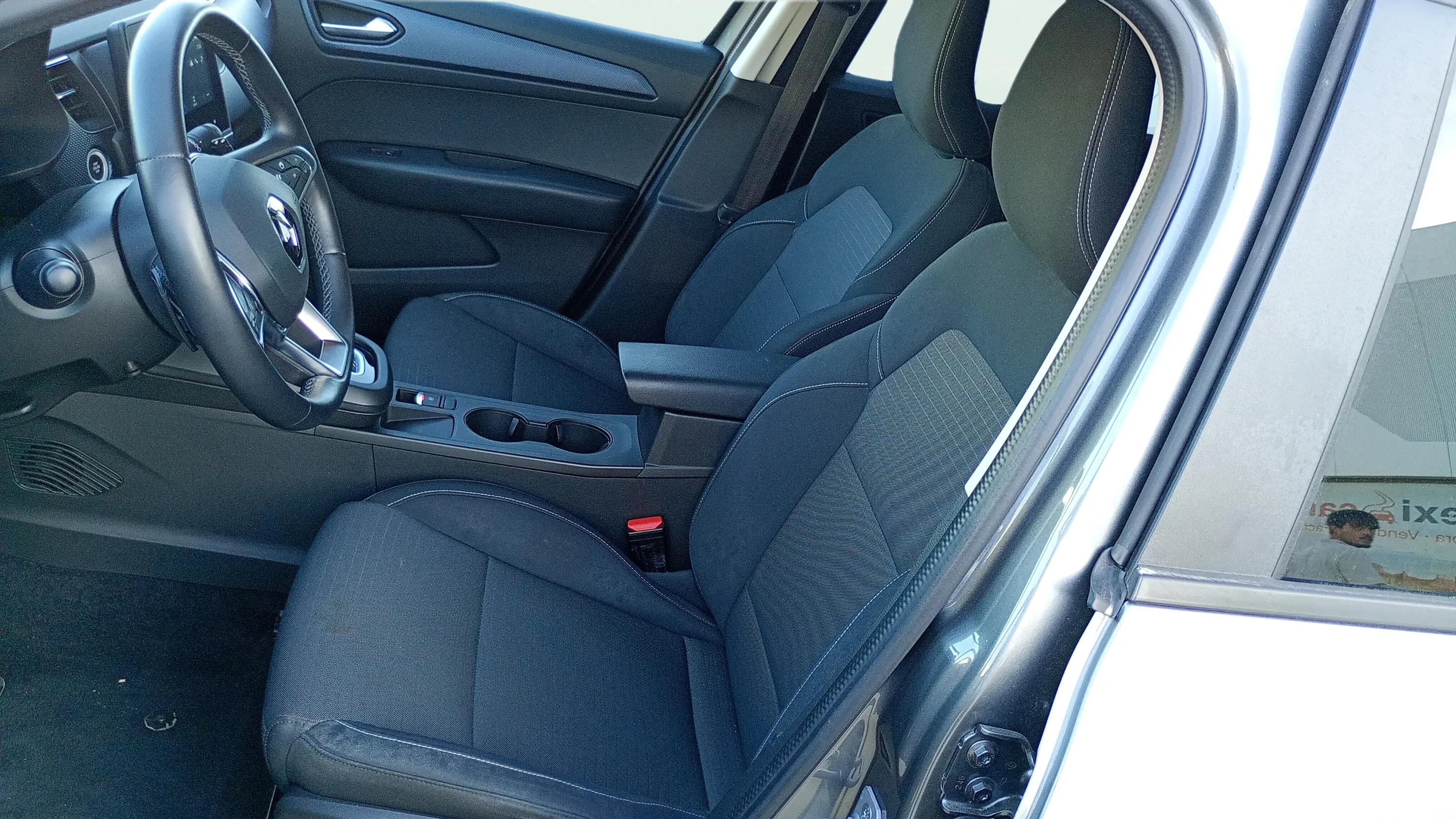 Renault Arkana Evolution E-Tech full hybrid - foto 24