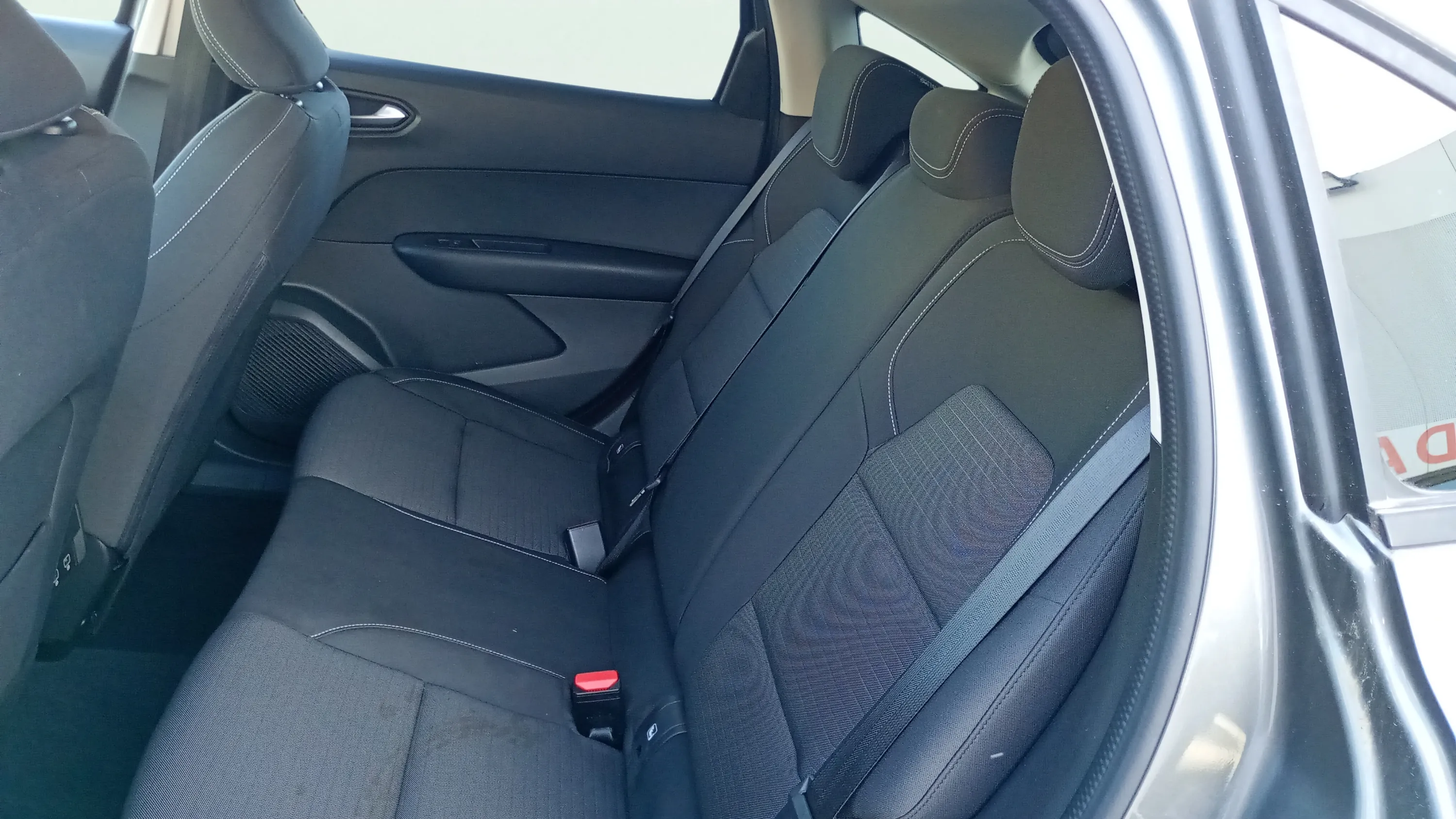 Renault Arkana Evolution E-Tech full hybrid - foto 25