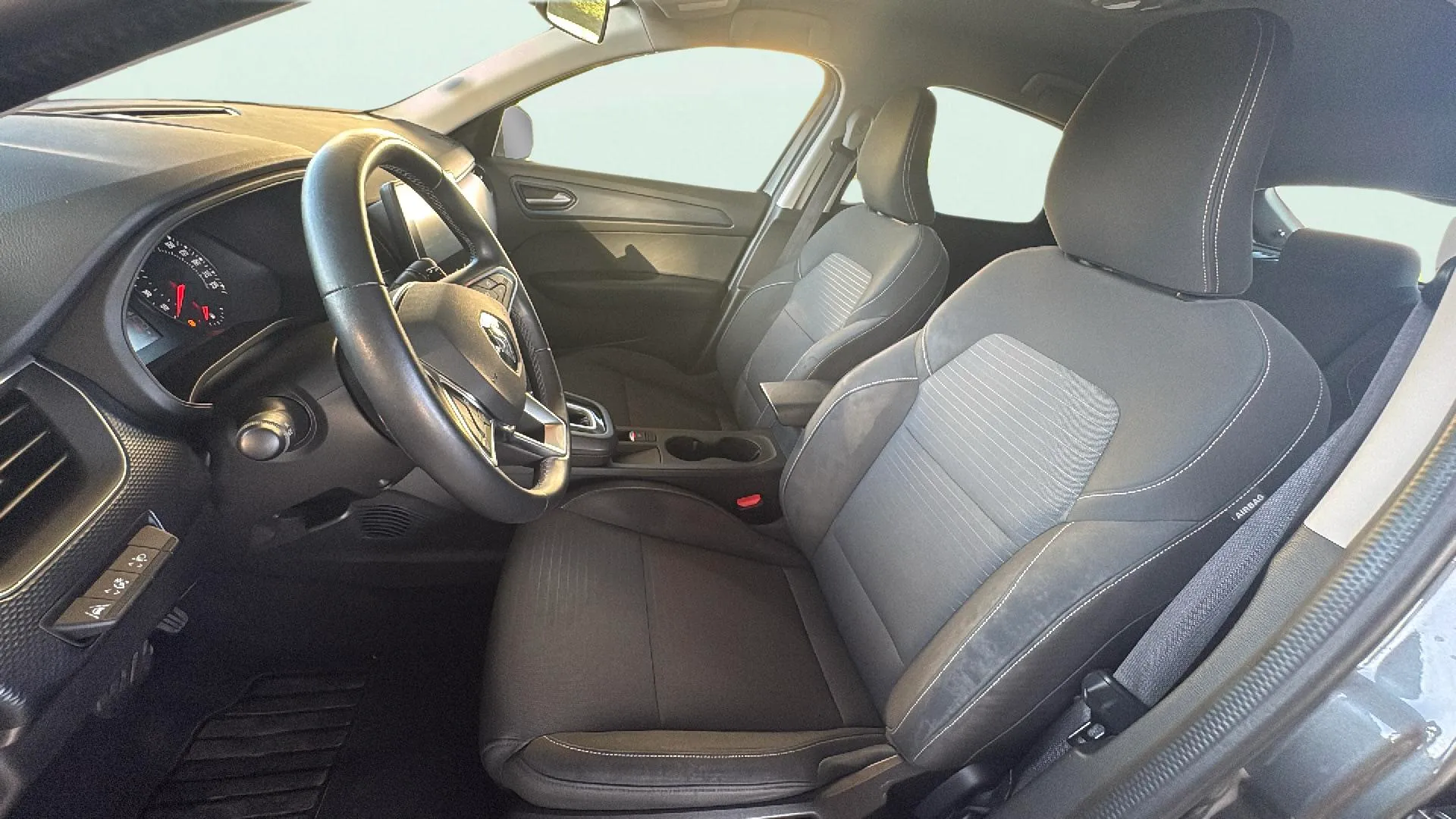 Renault Arkana Evolution TCe EDC mild hybr - foto 23