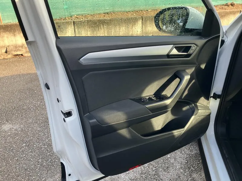 Volkswagen T-Roc Life 1.0 TSI MT6 - foto 11