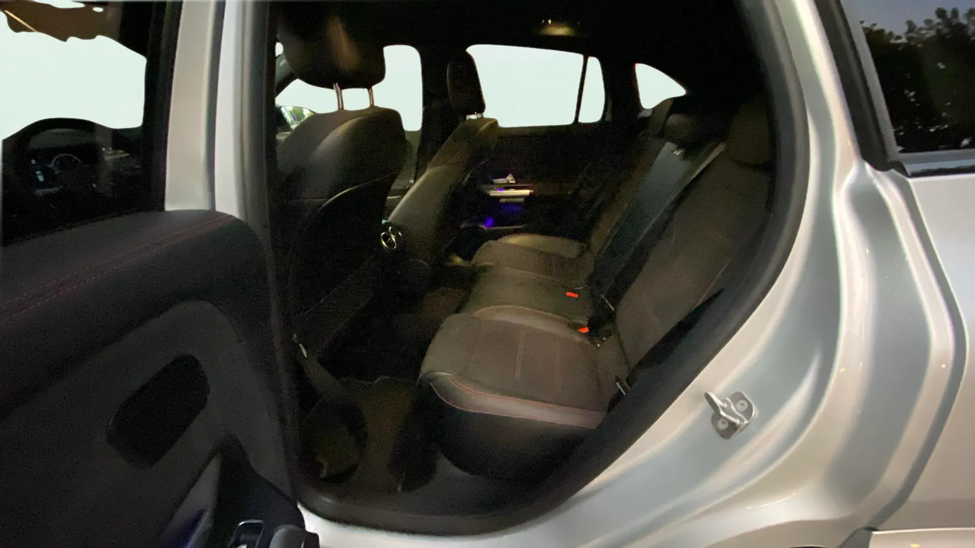 Mercedes-Benz GLA 200 D - foto 19